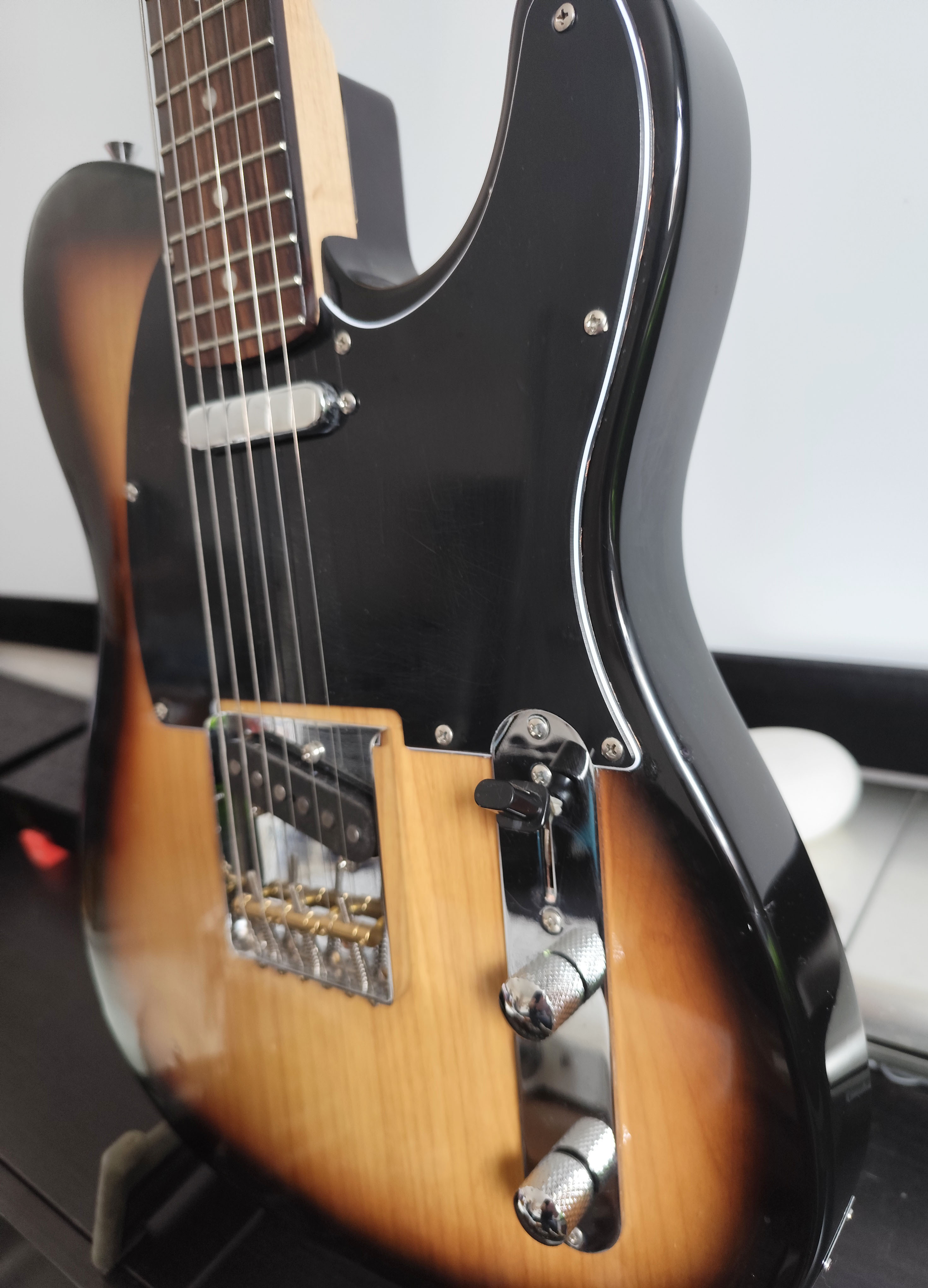 Guitare electrique type telecaster