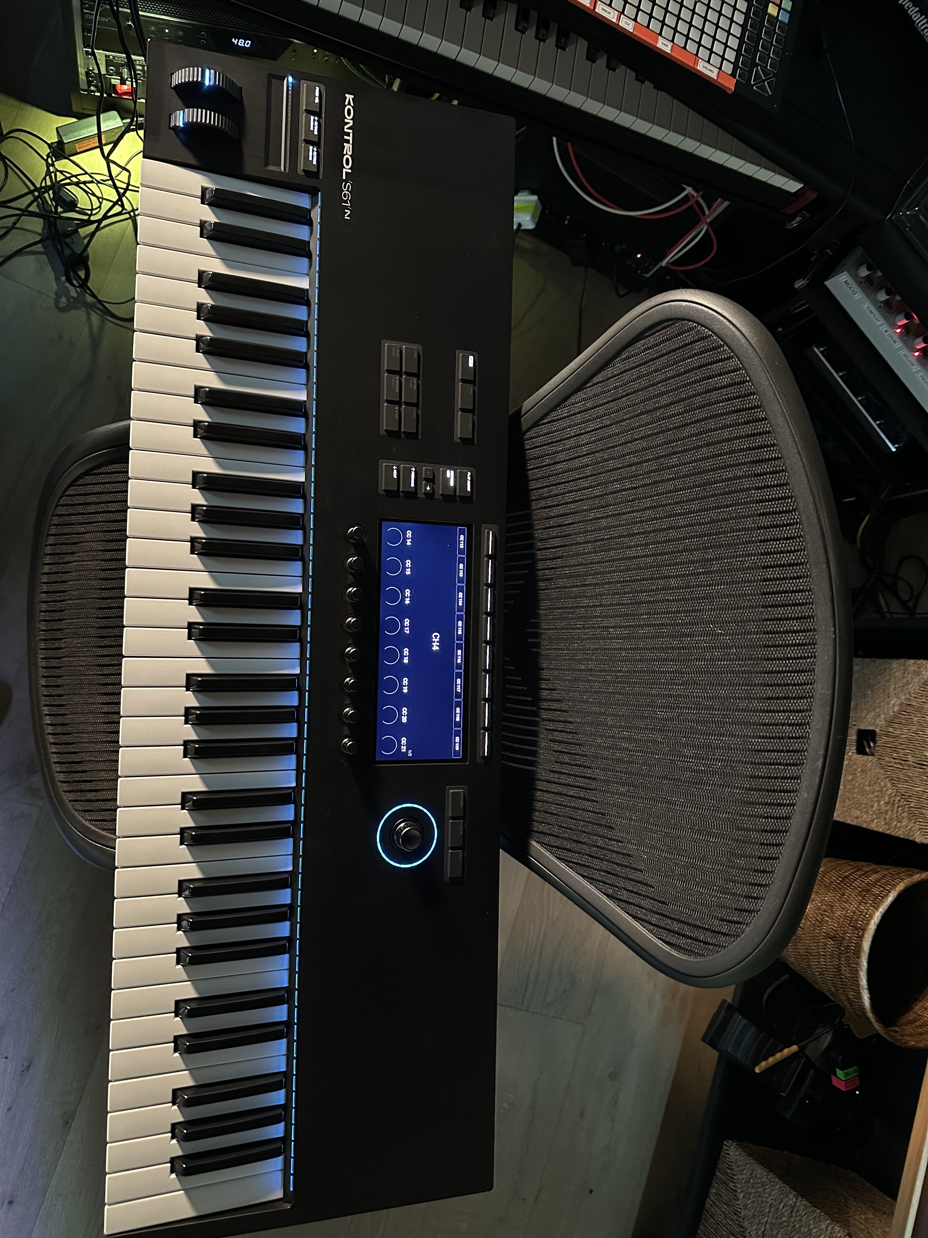 Vds Native Instruments Komplete Kontrol S61 MK3 très bon état