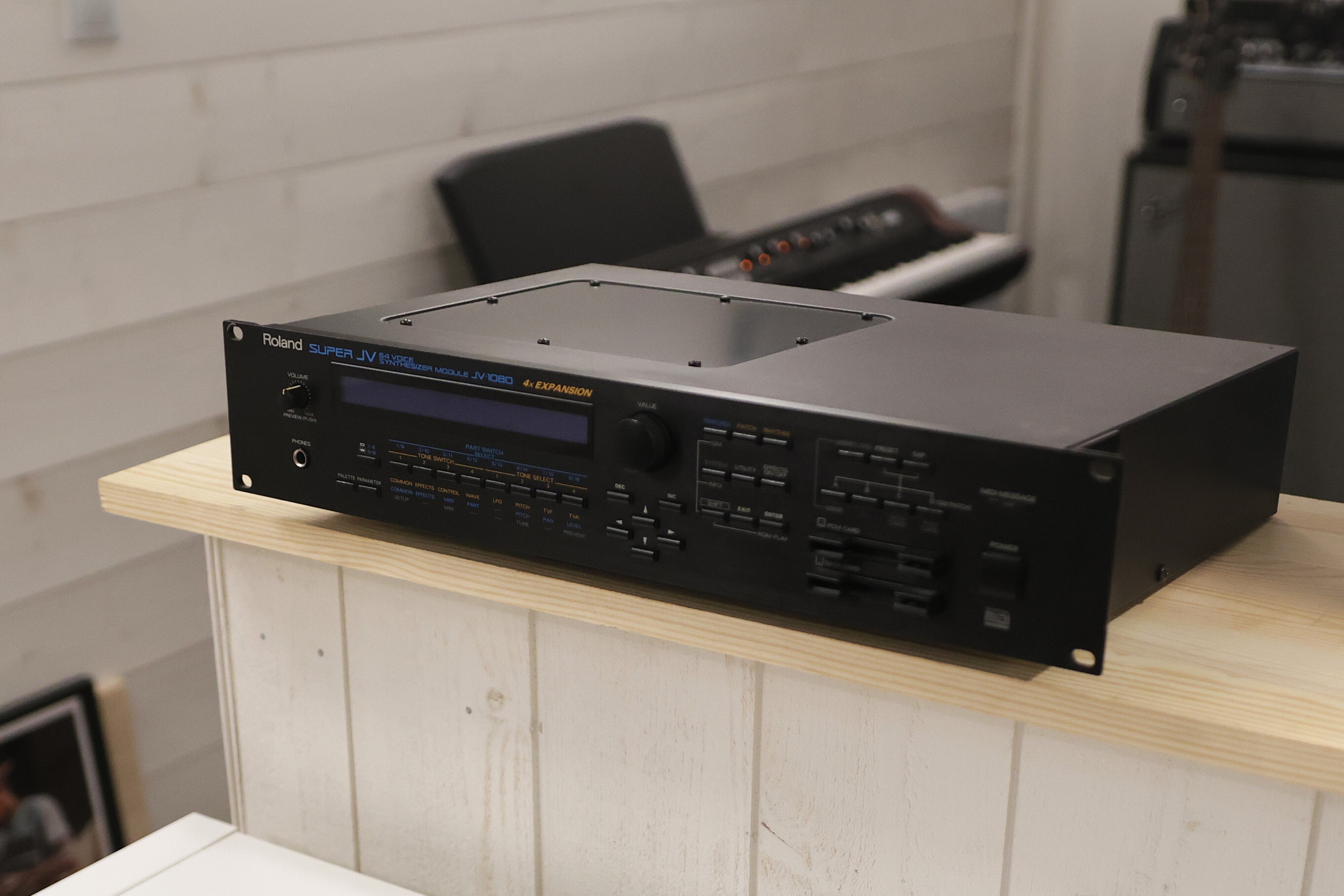 Roland JV-1080 (48750)