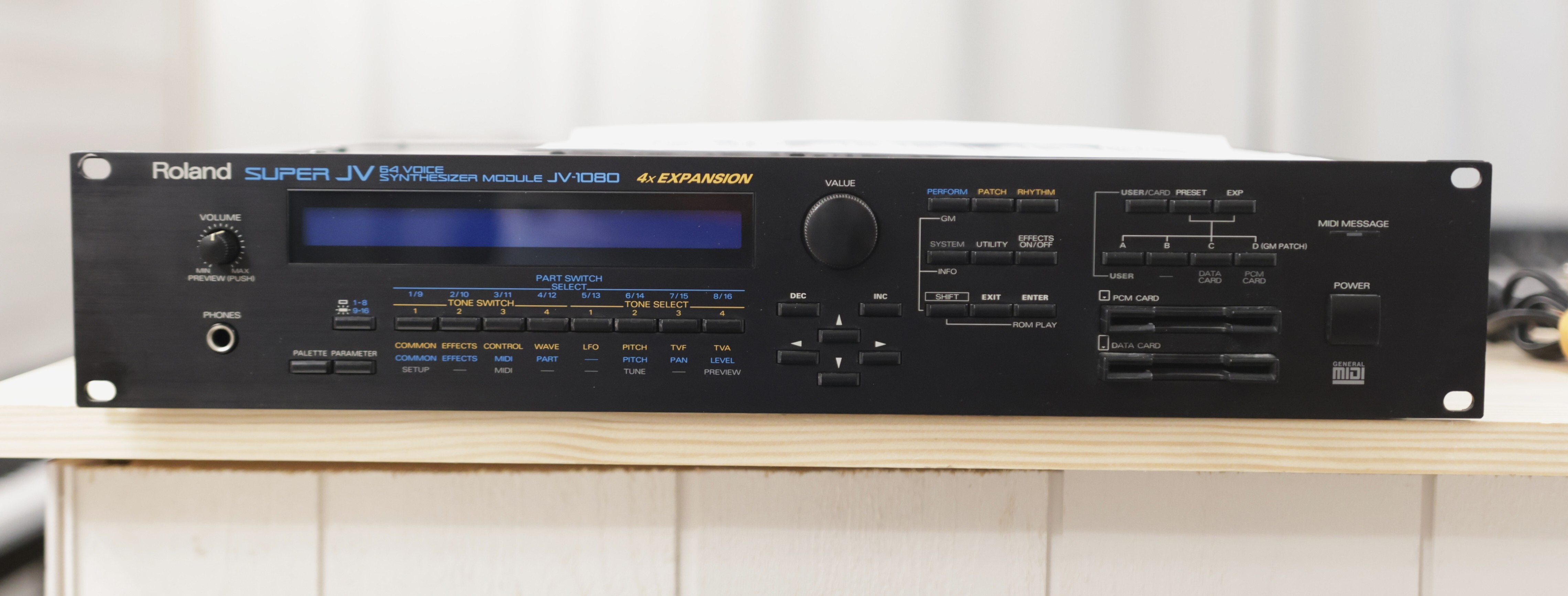 Roland JV-1080 (21606)