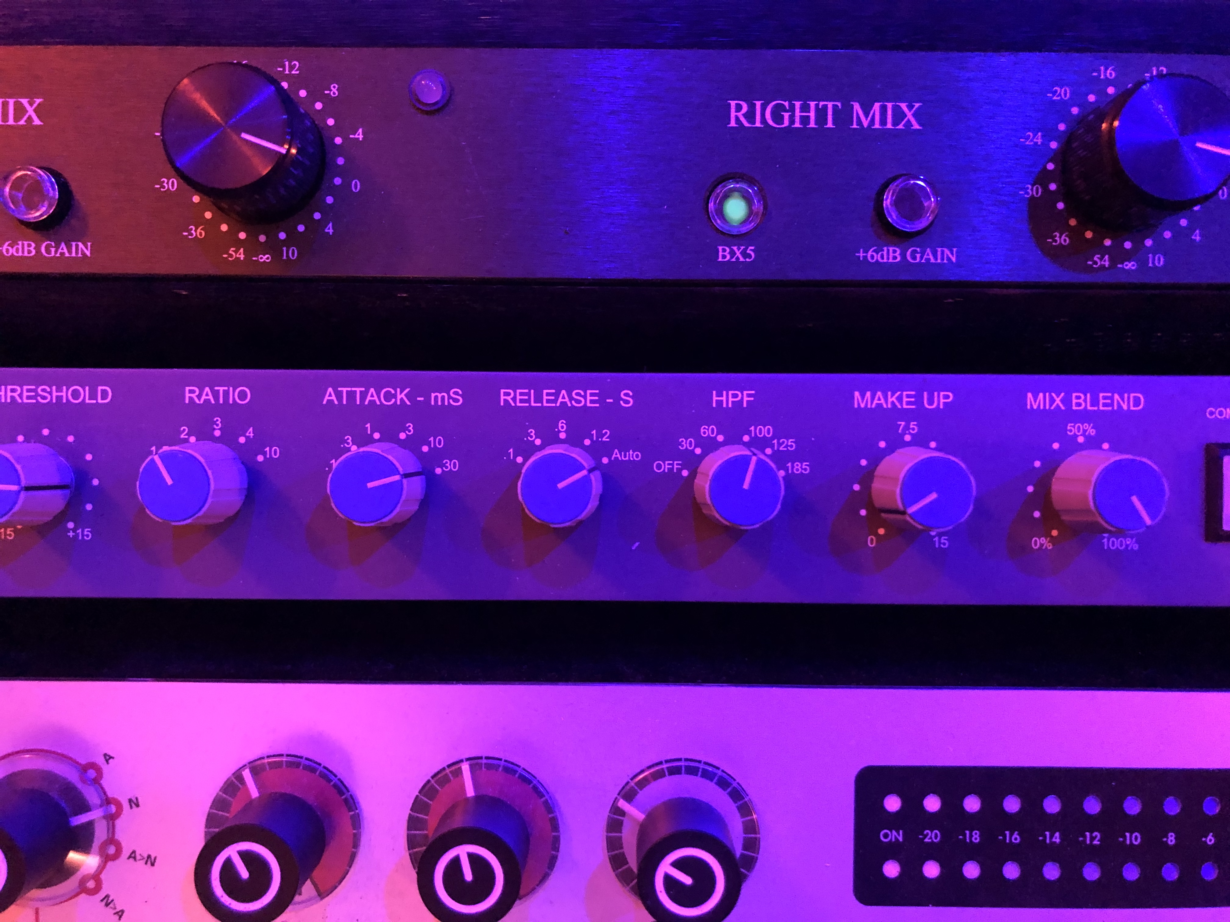 Stam Audio Engineering SA4000 MK2 – Analog VCA Stereo Buss Compressor (40477)