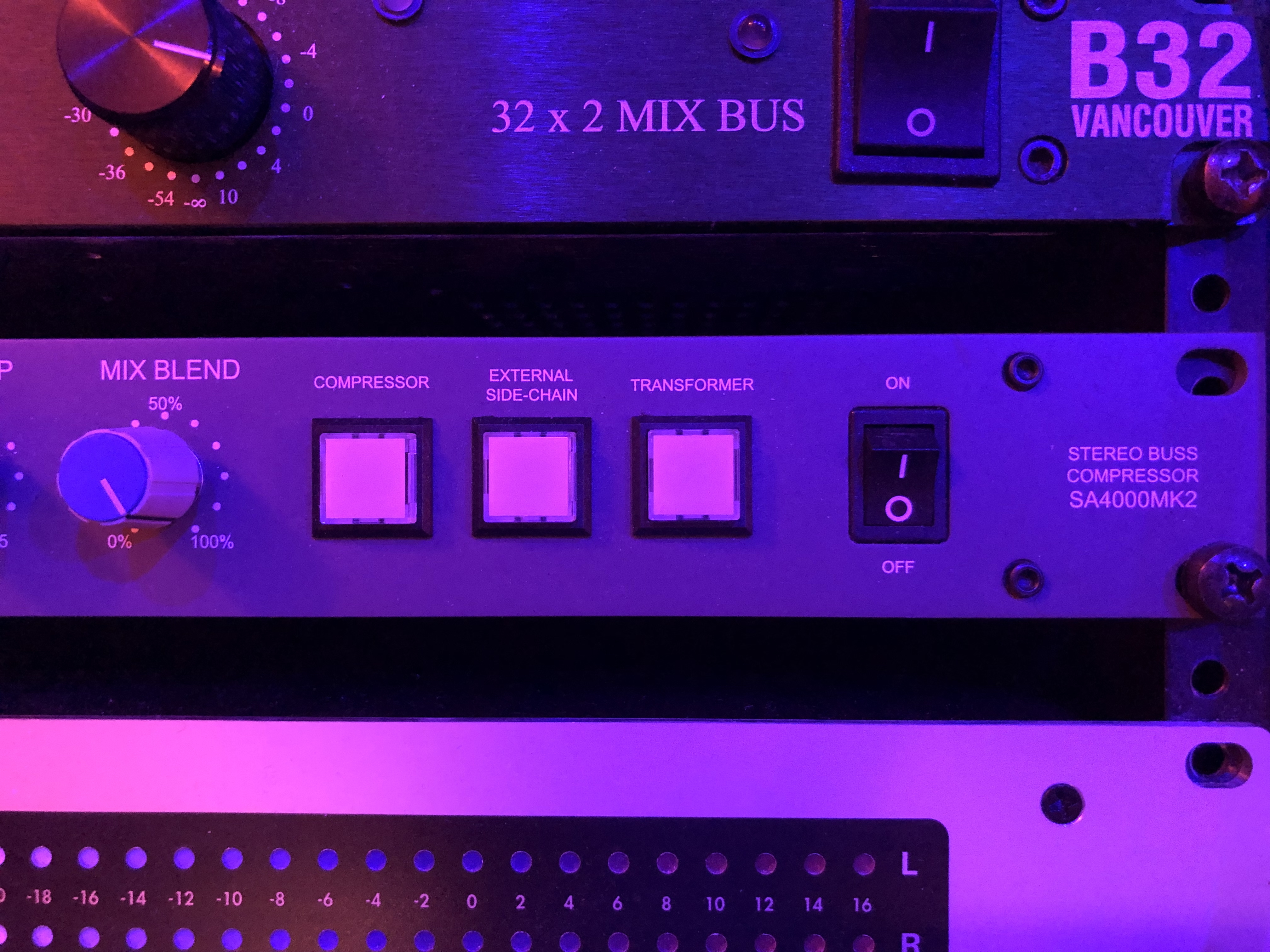 Stam Audio Engineering SA4000 MK2 – Analog VCA Stereo Buss Compressor (76612)