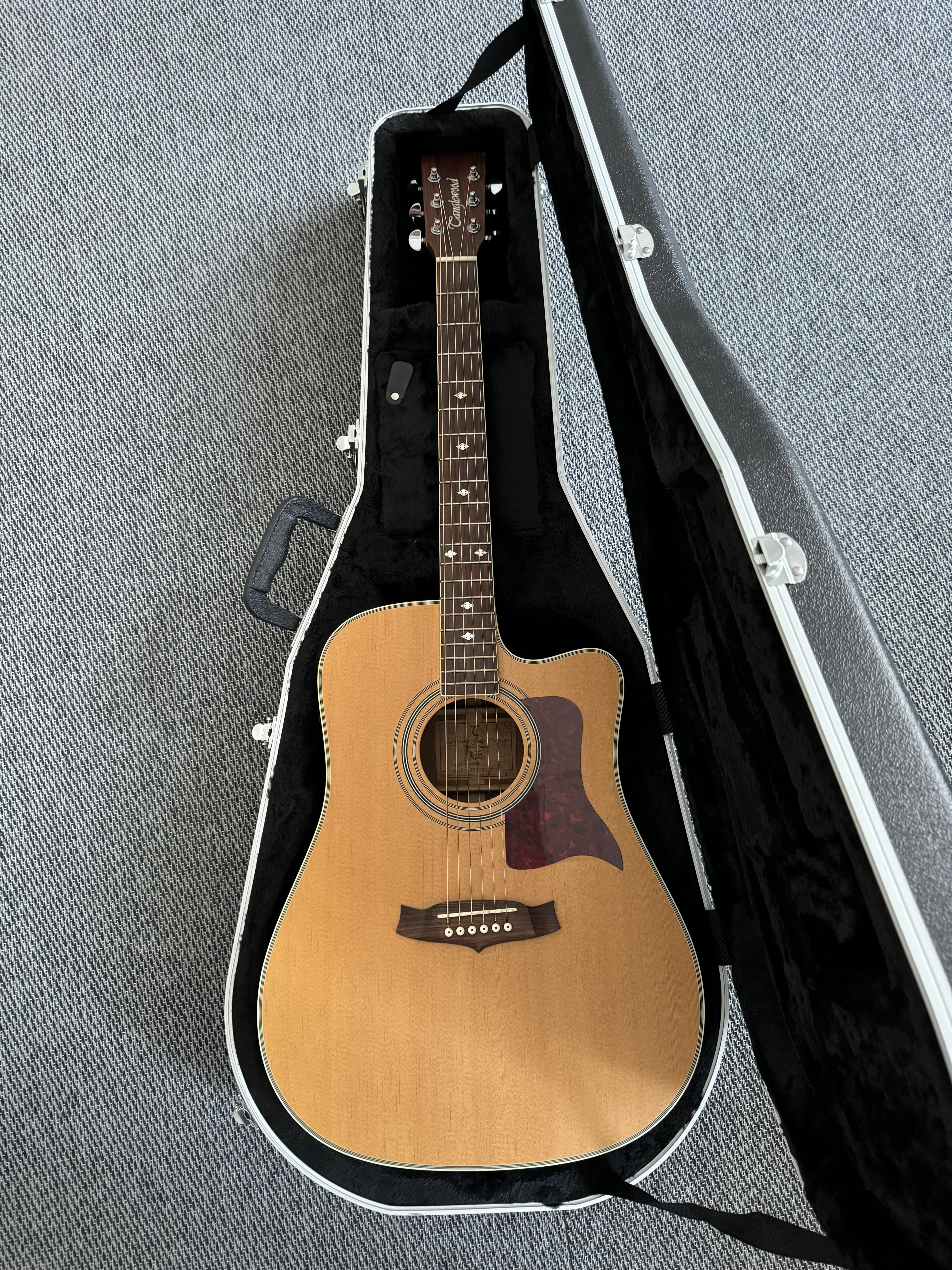 Tanglewood TW15 NS CB électro-acoustique tout massif + étui Gator