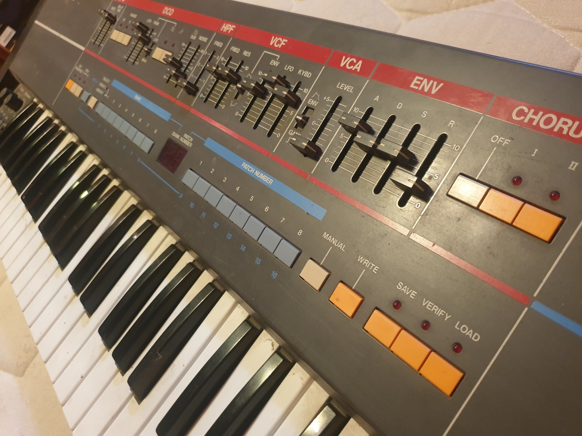 Roland JUNO-106 (47009)