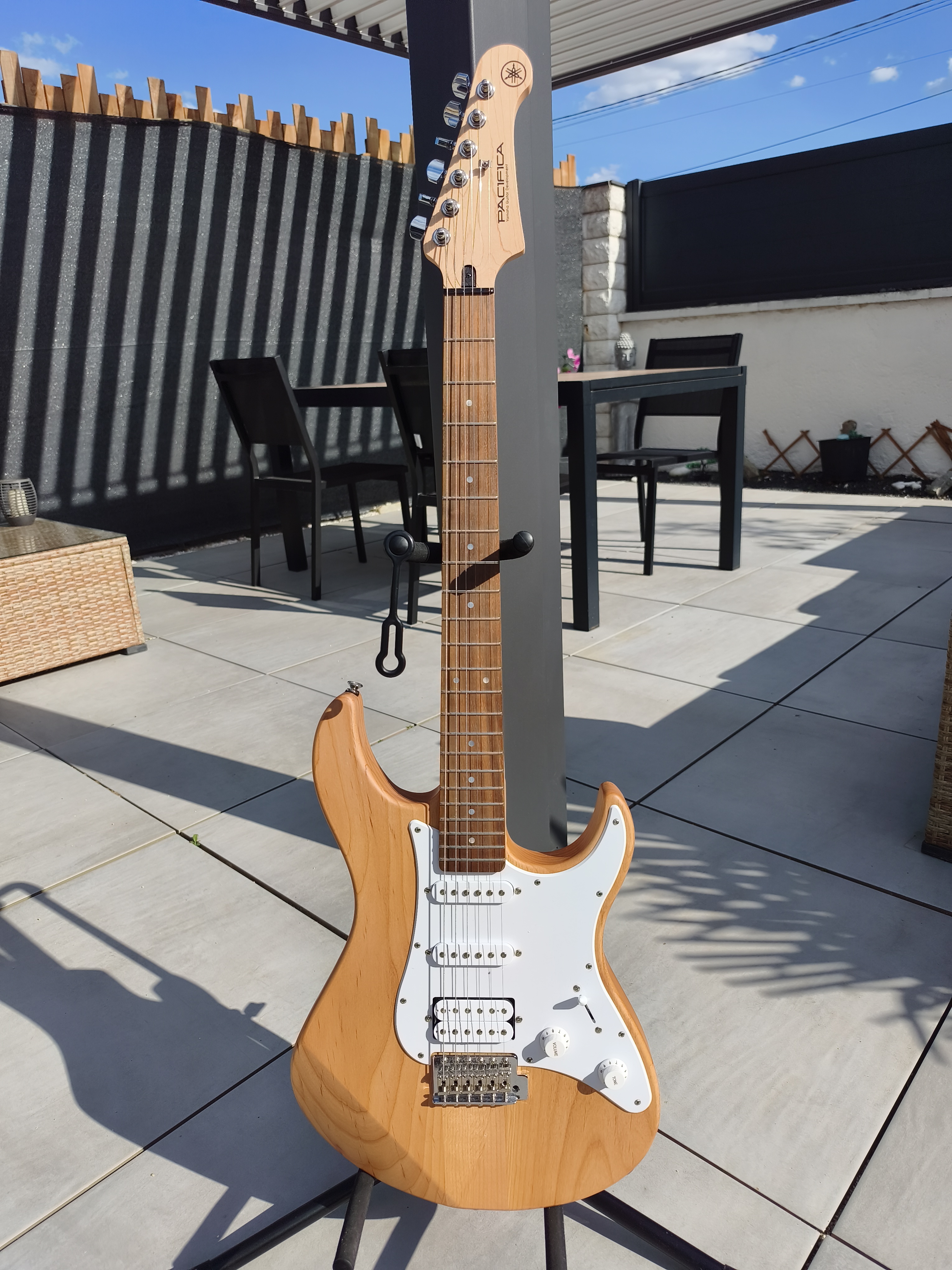 Guitare électrique Yamaha PACIFICA ?