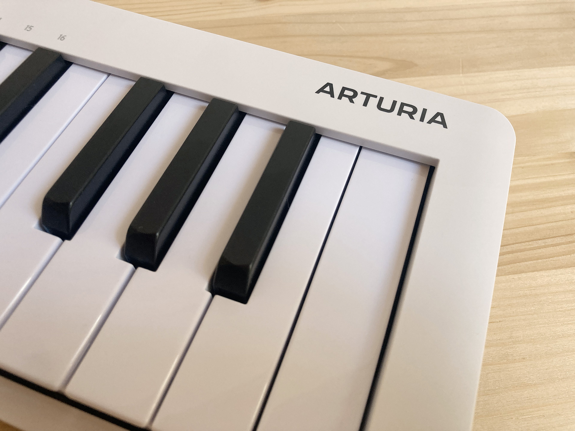 Arturia-MICROLAB-3 0003