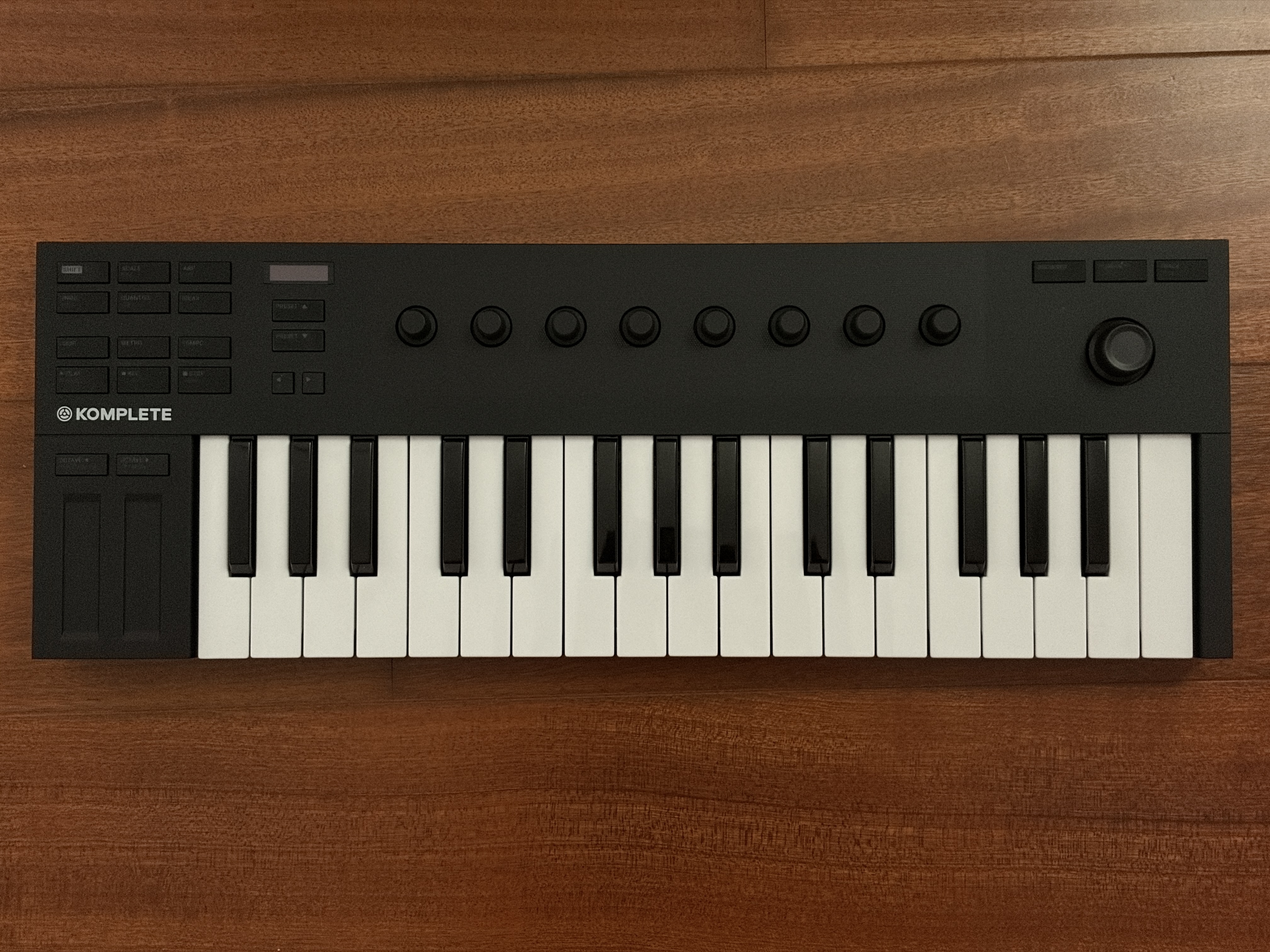 Vends Komplete Kontrol M32