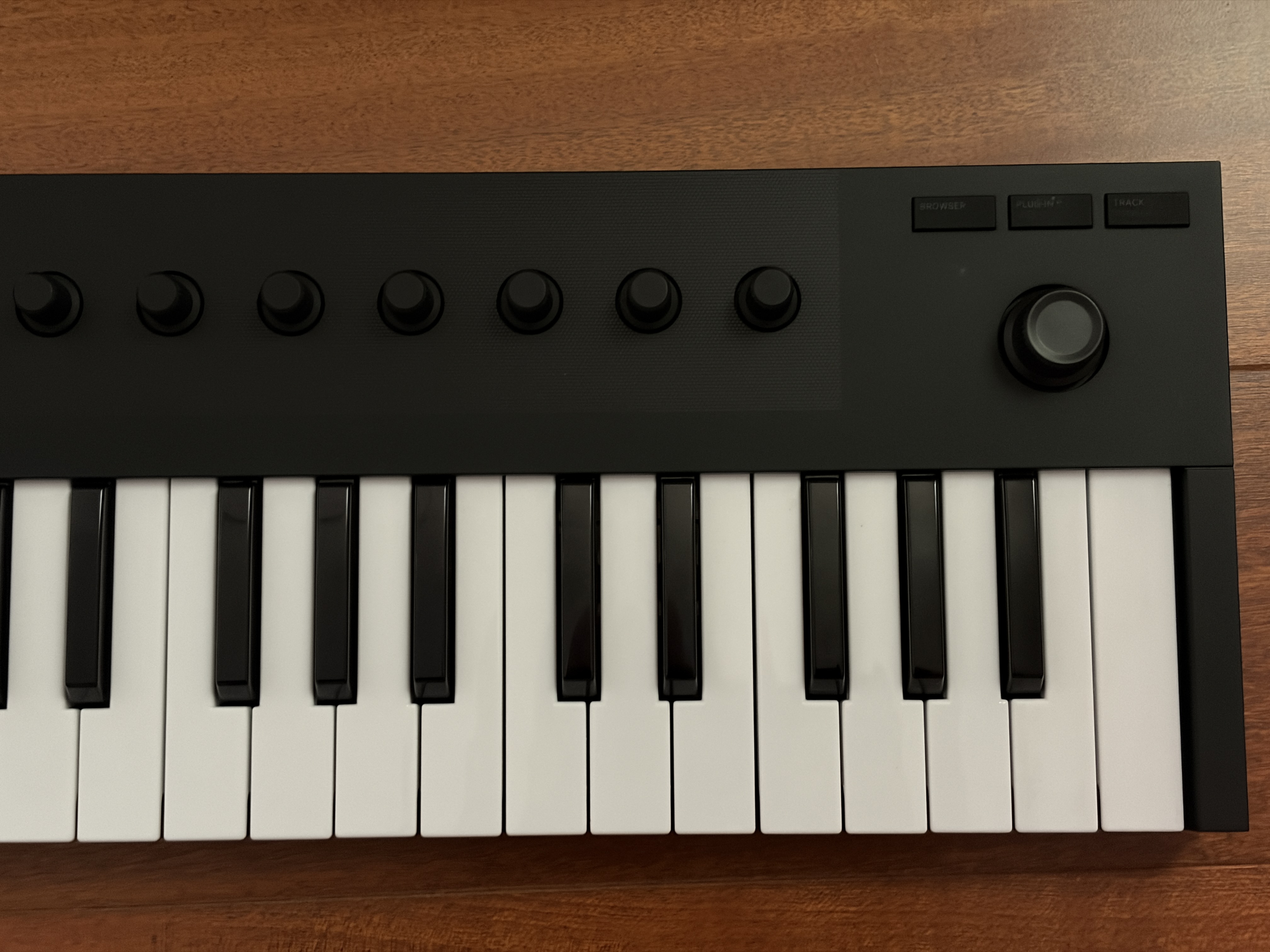 Native Instruments Komplete Kontrol M32 (82622)