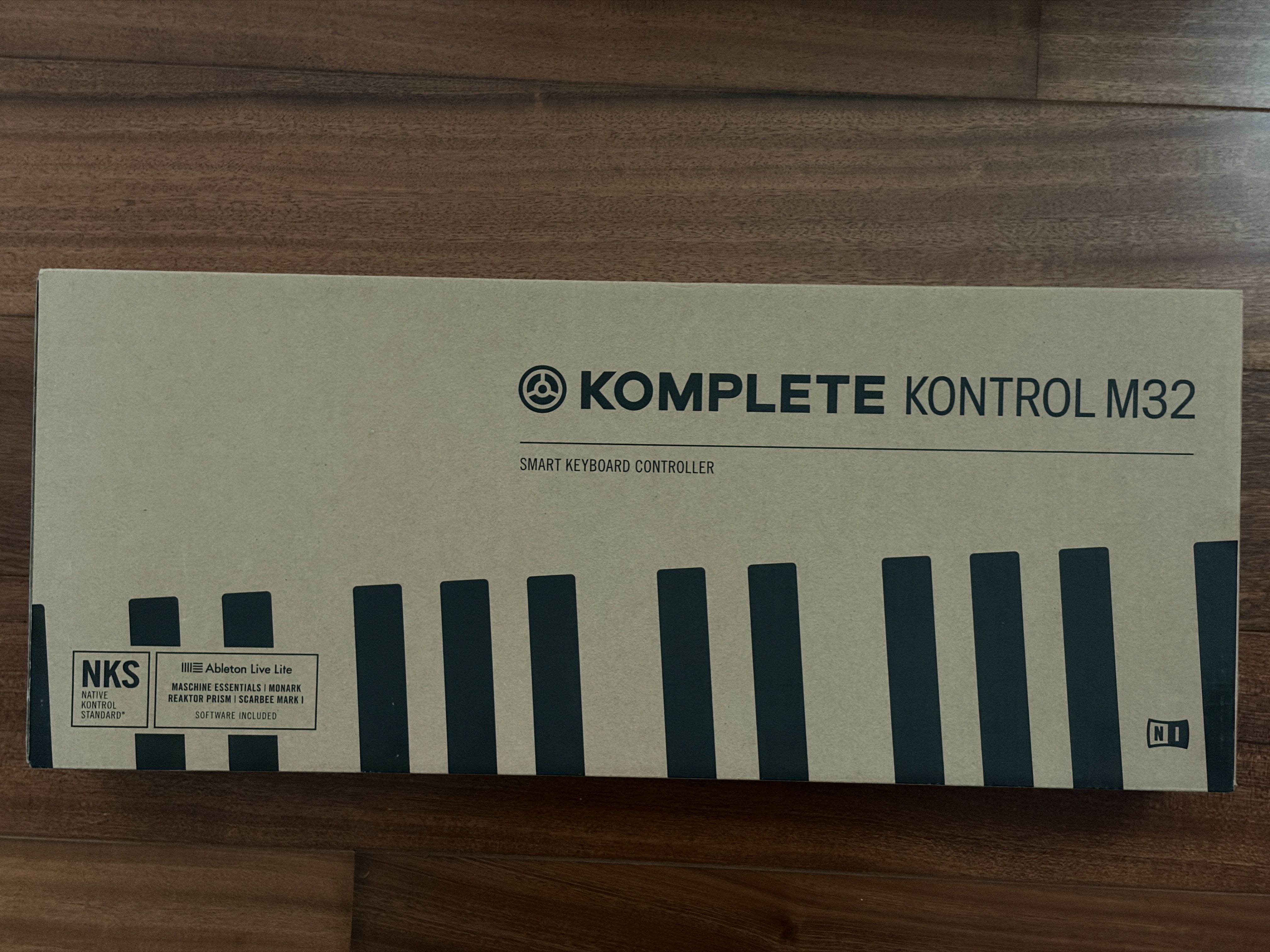 Native Instruments Komplete Kontrol M32 (82542)