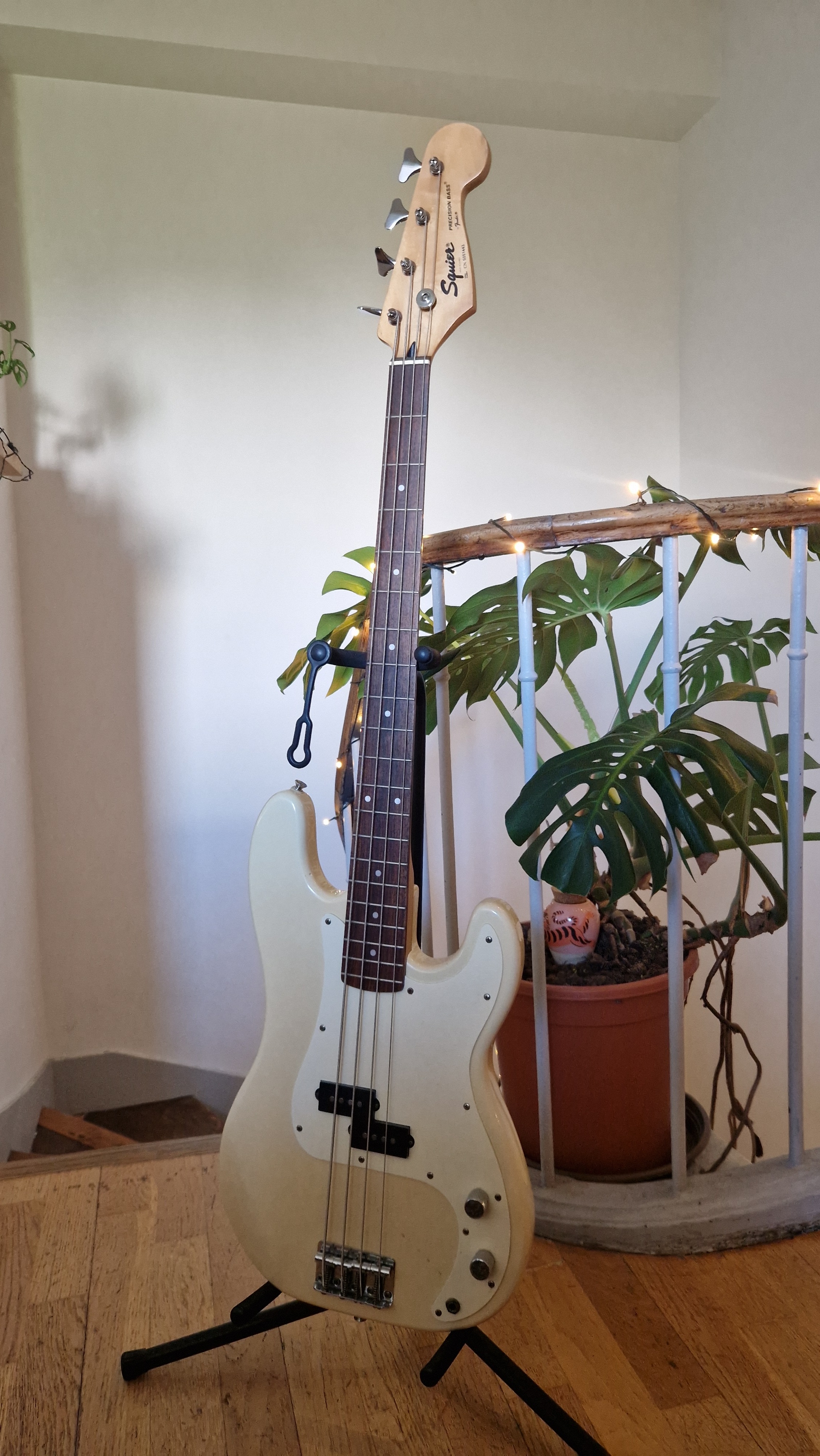 Basse vintage Squier Precision 1995 Coréenne