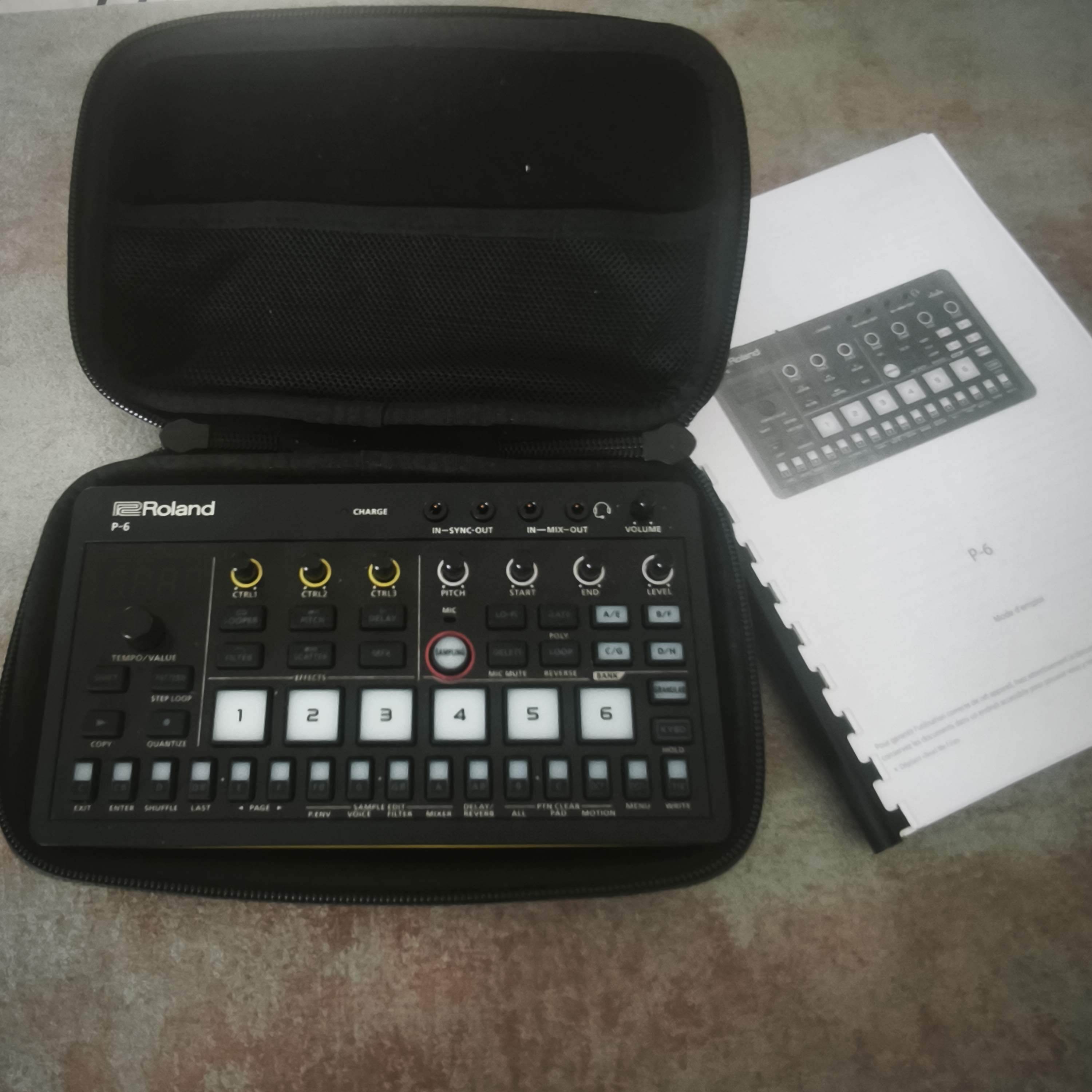 Vend Roland aira P6 