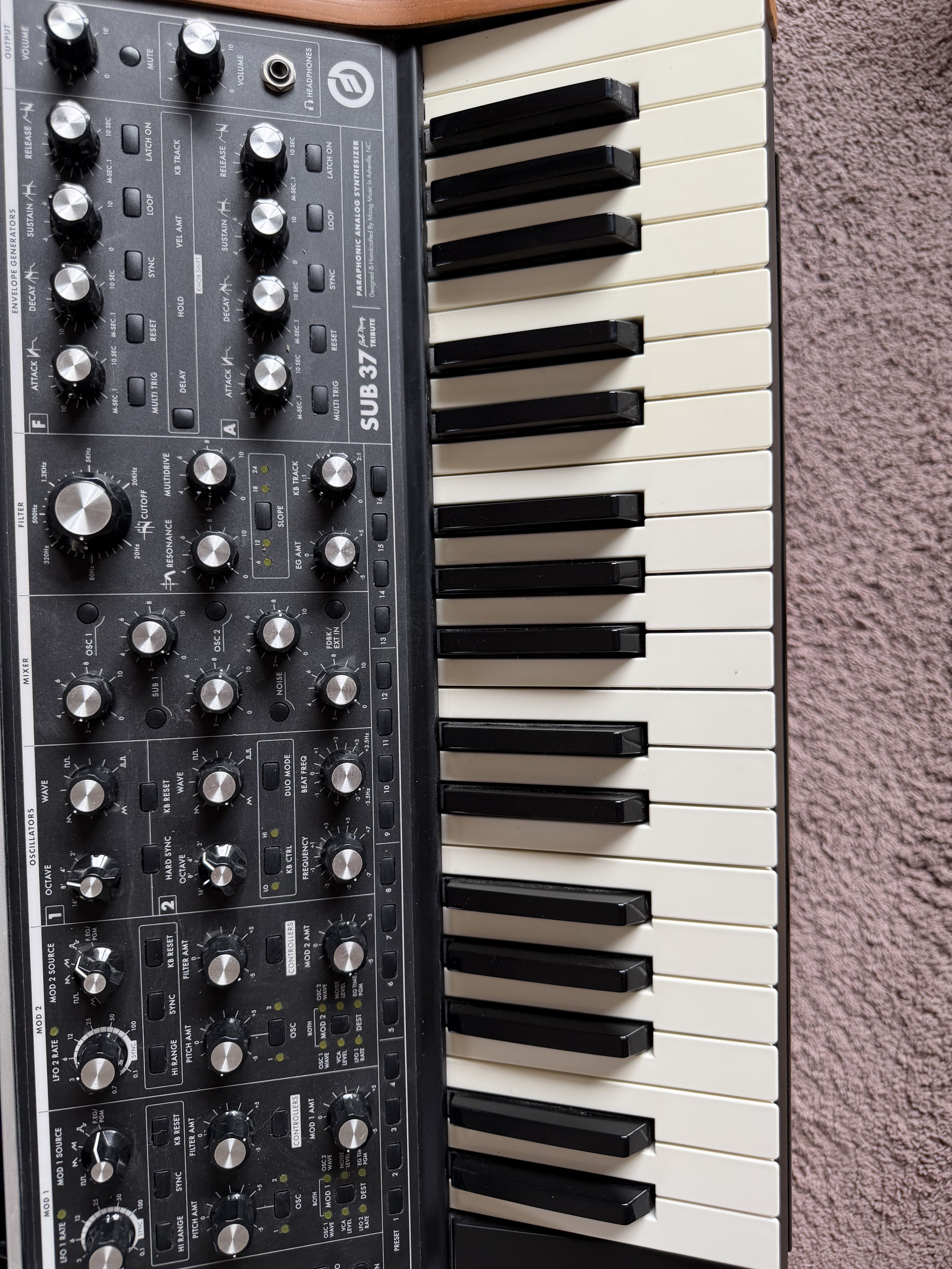 Moog Music SUB 37 (45430)