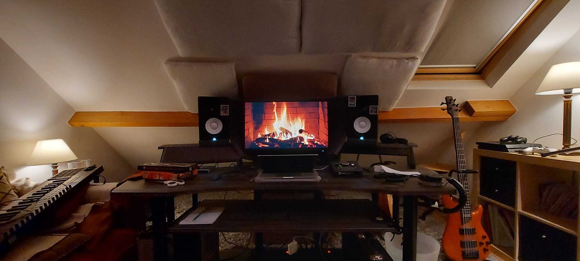 Millenium SD-180 B StudioDesk en très bon état + accessoires en rack.