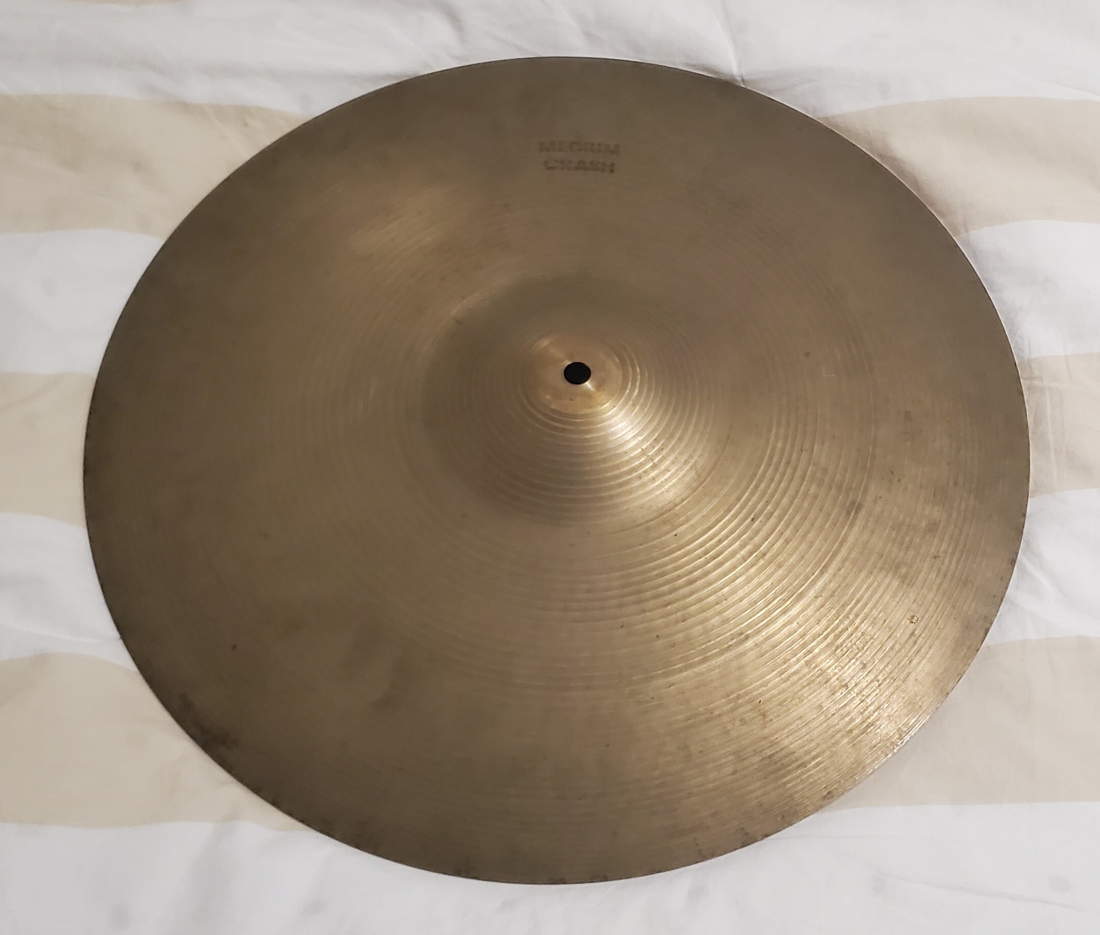 CYMBALE ZILDJIAN MEDIUM CRASH 18''