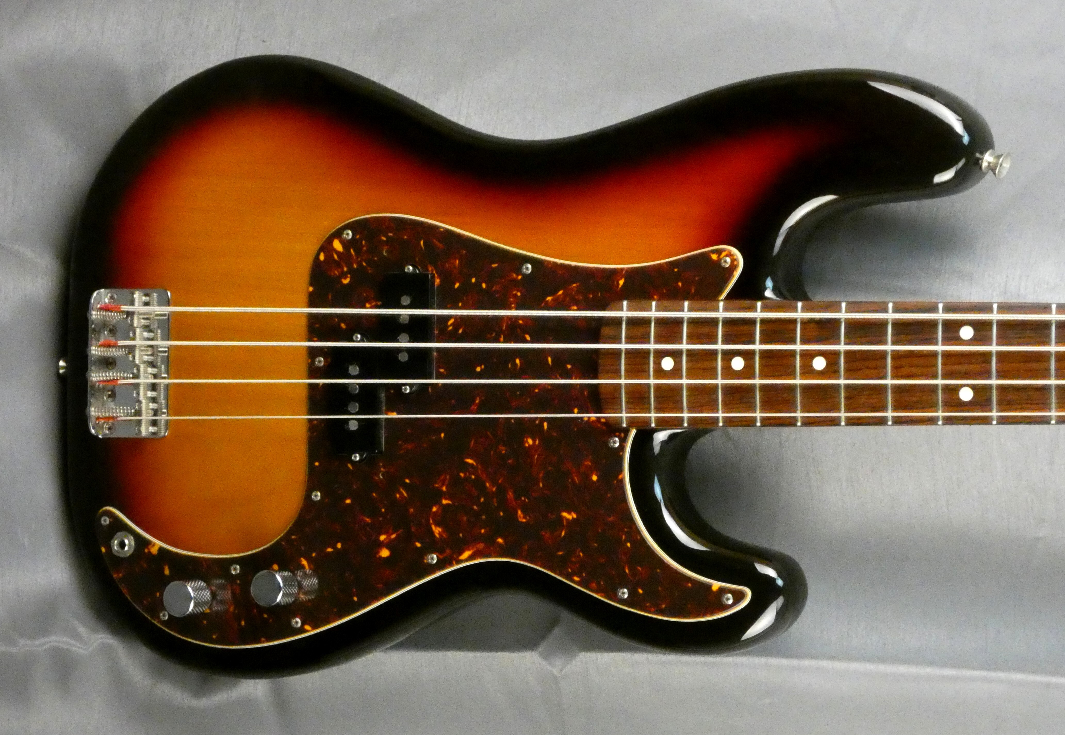 fender precision bass PB62-US 3TS 2005 japon japan (21)