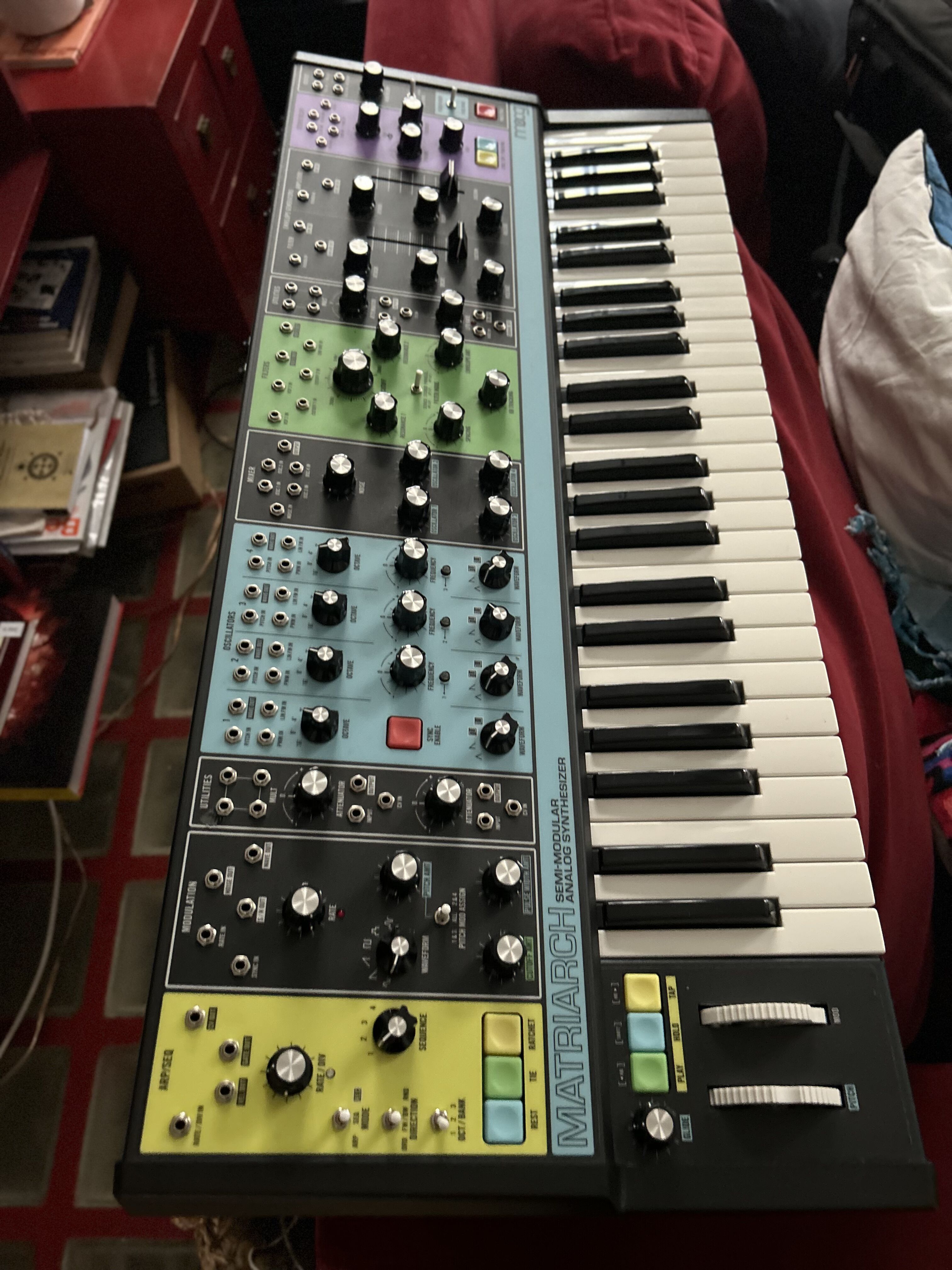 Vends Synthé Matriarch dans son carton d'origine
