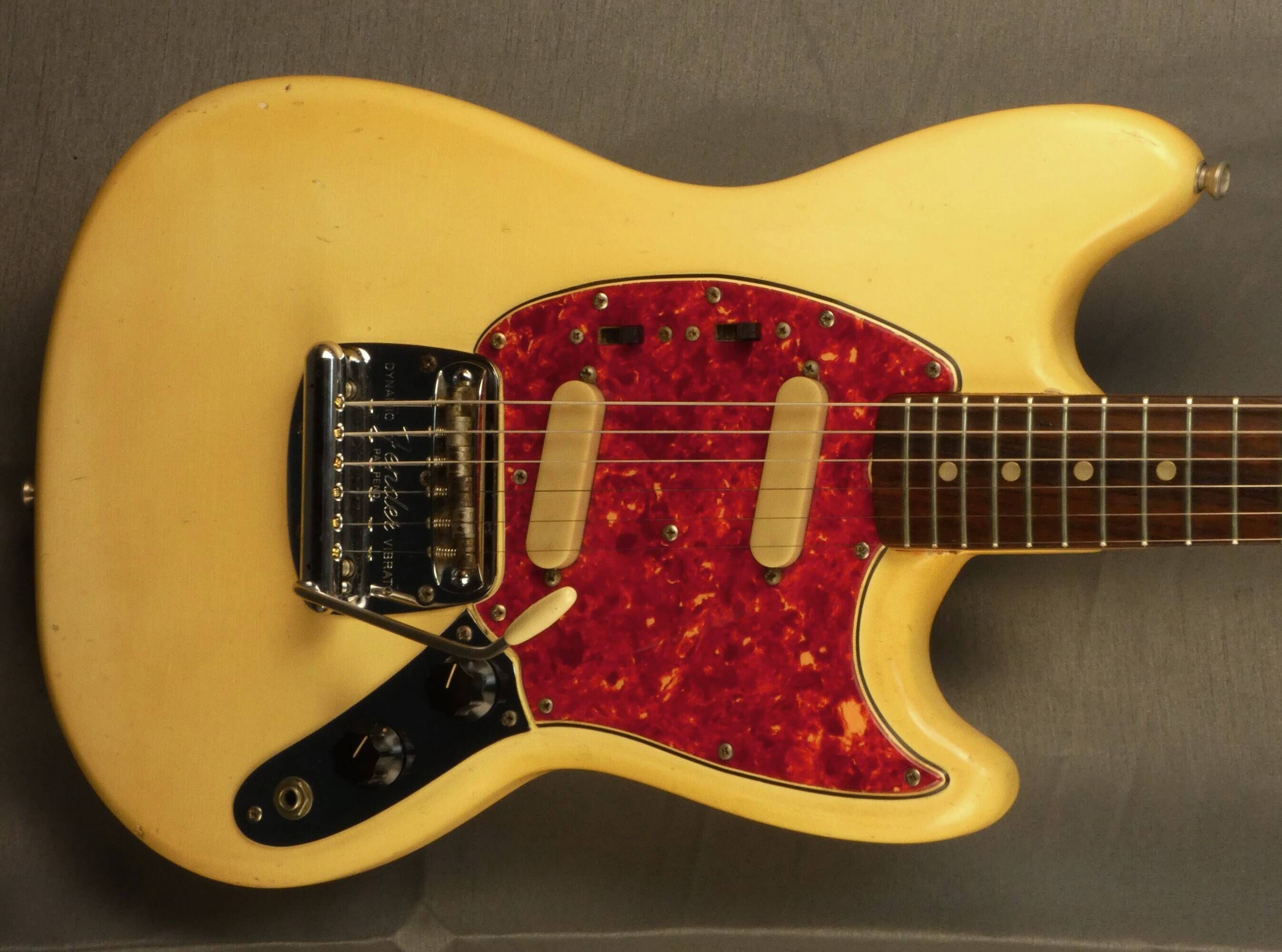 fender-mustang-mg-5443013@2x