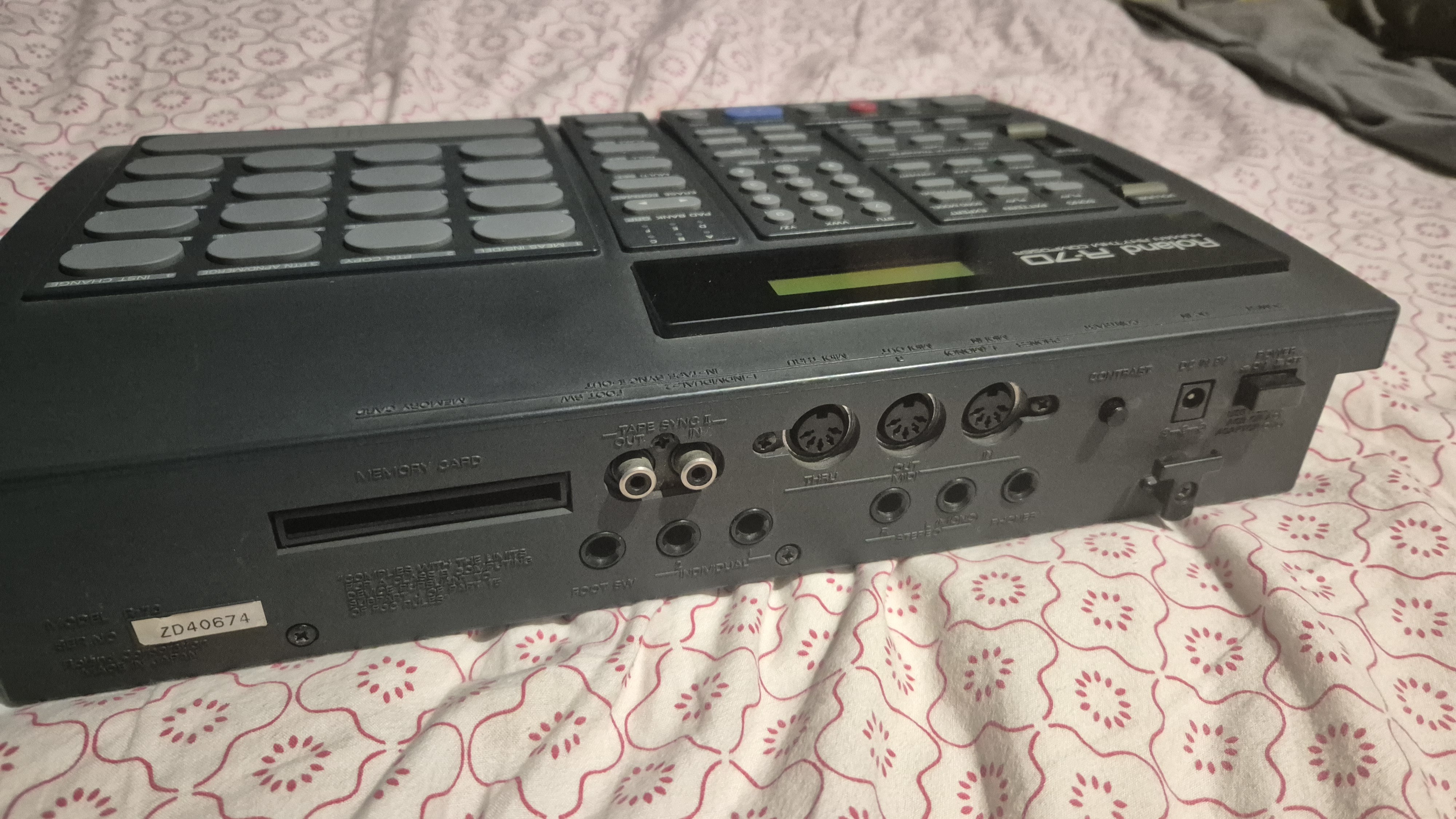 Roland R-70 (28012)