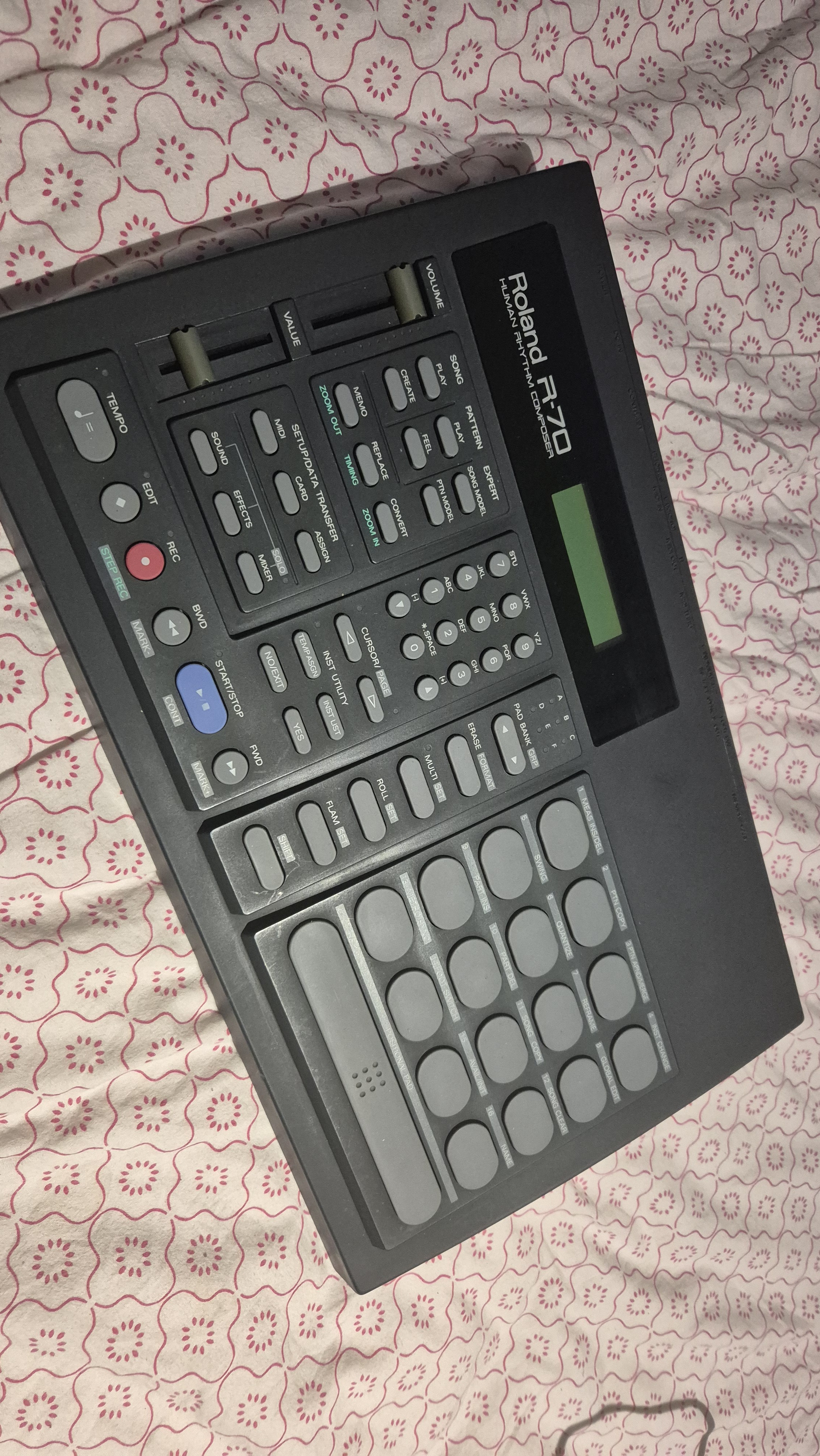 Roland R-70 (69432)