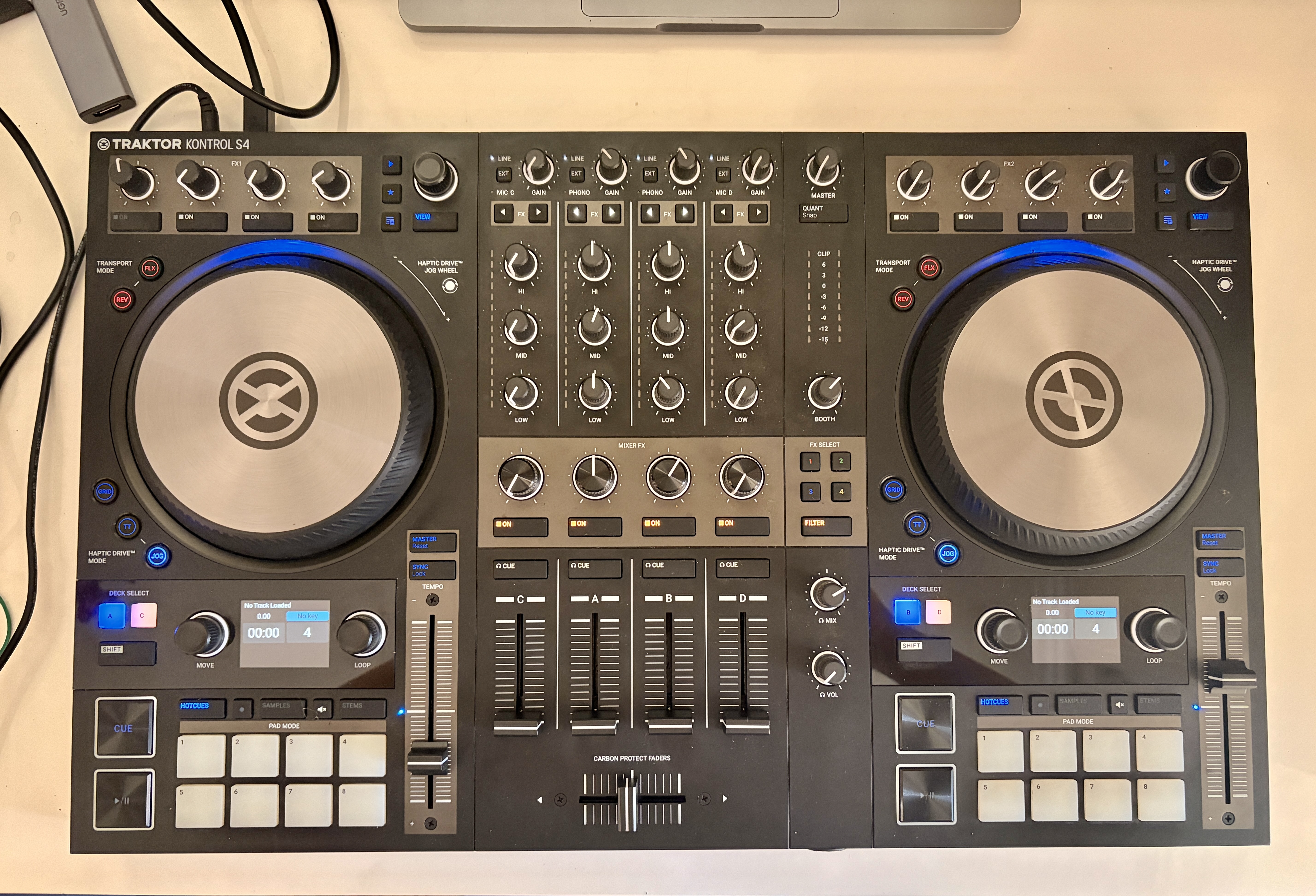 Kontrol S4 mk3