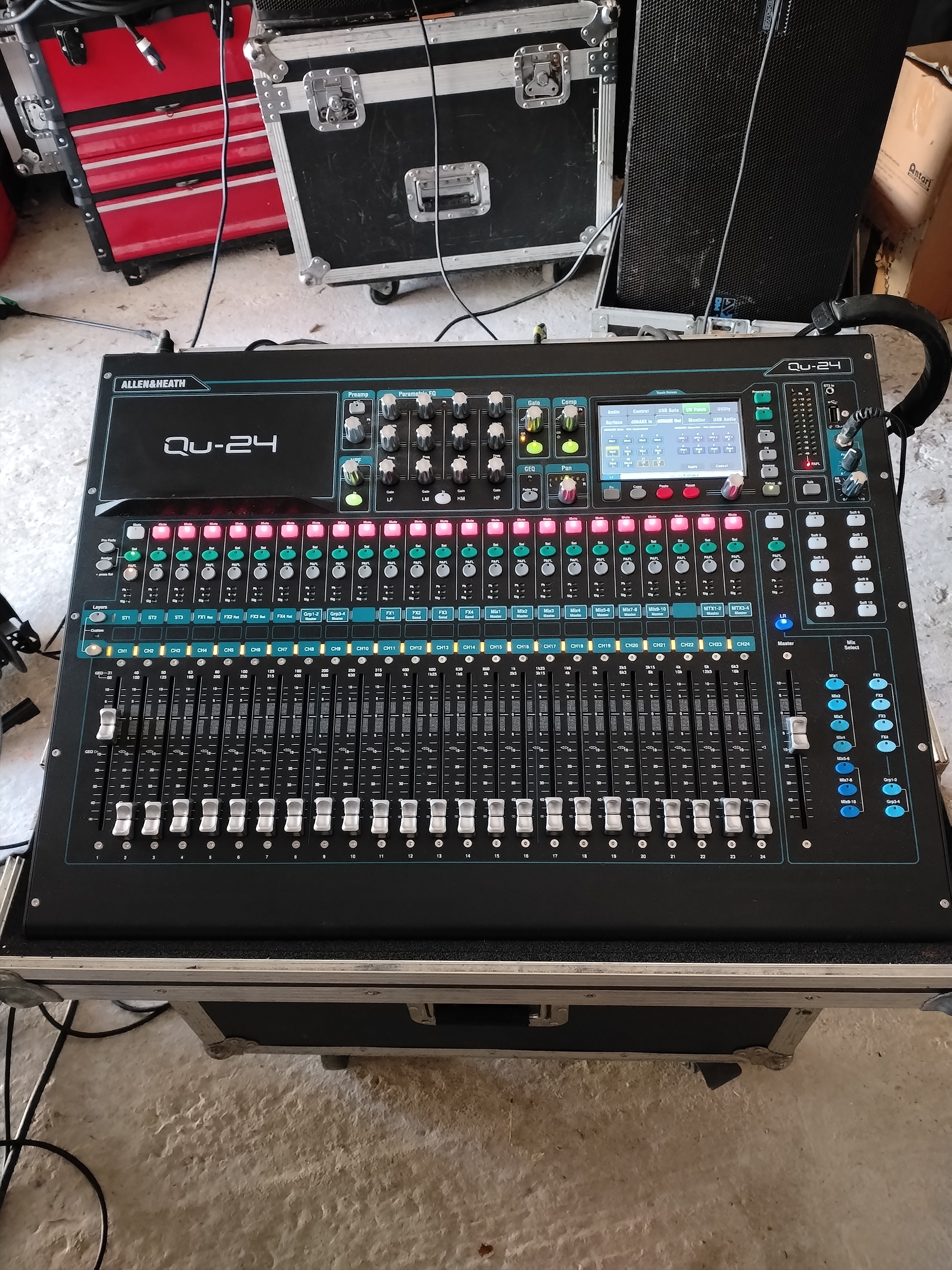 Vends Allen & Health Qu 24 édition chrome