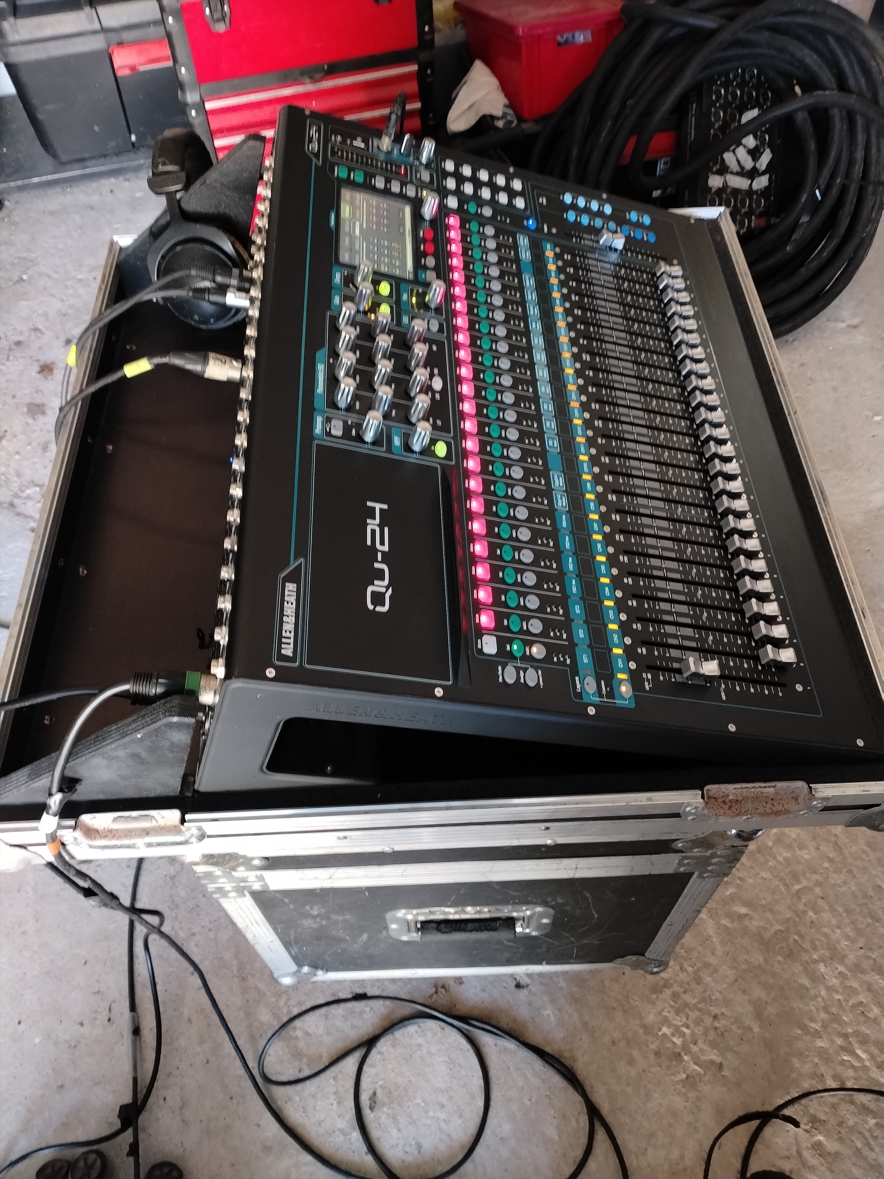 Allen & Heath Qu-24 (49228)