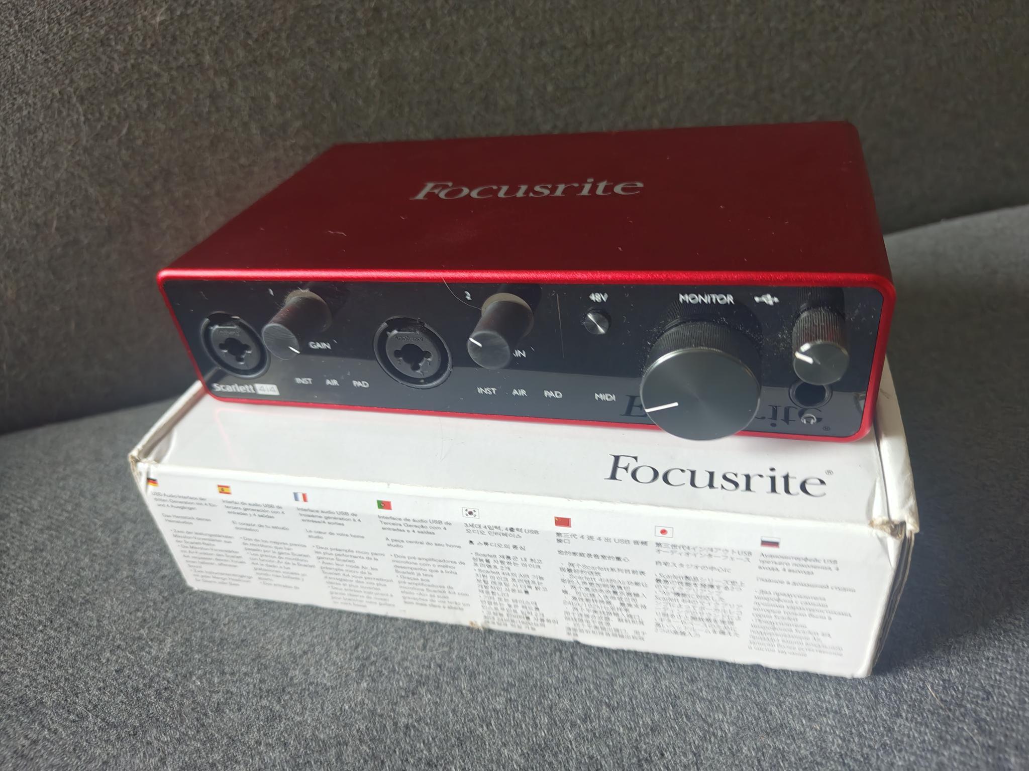 Focusrite Scarlett 4i4 G3 (79793)