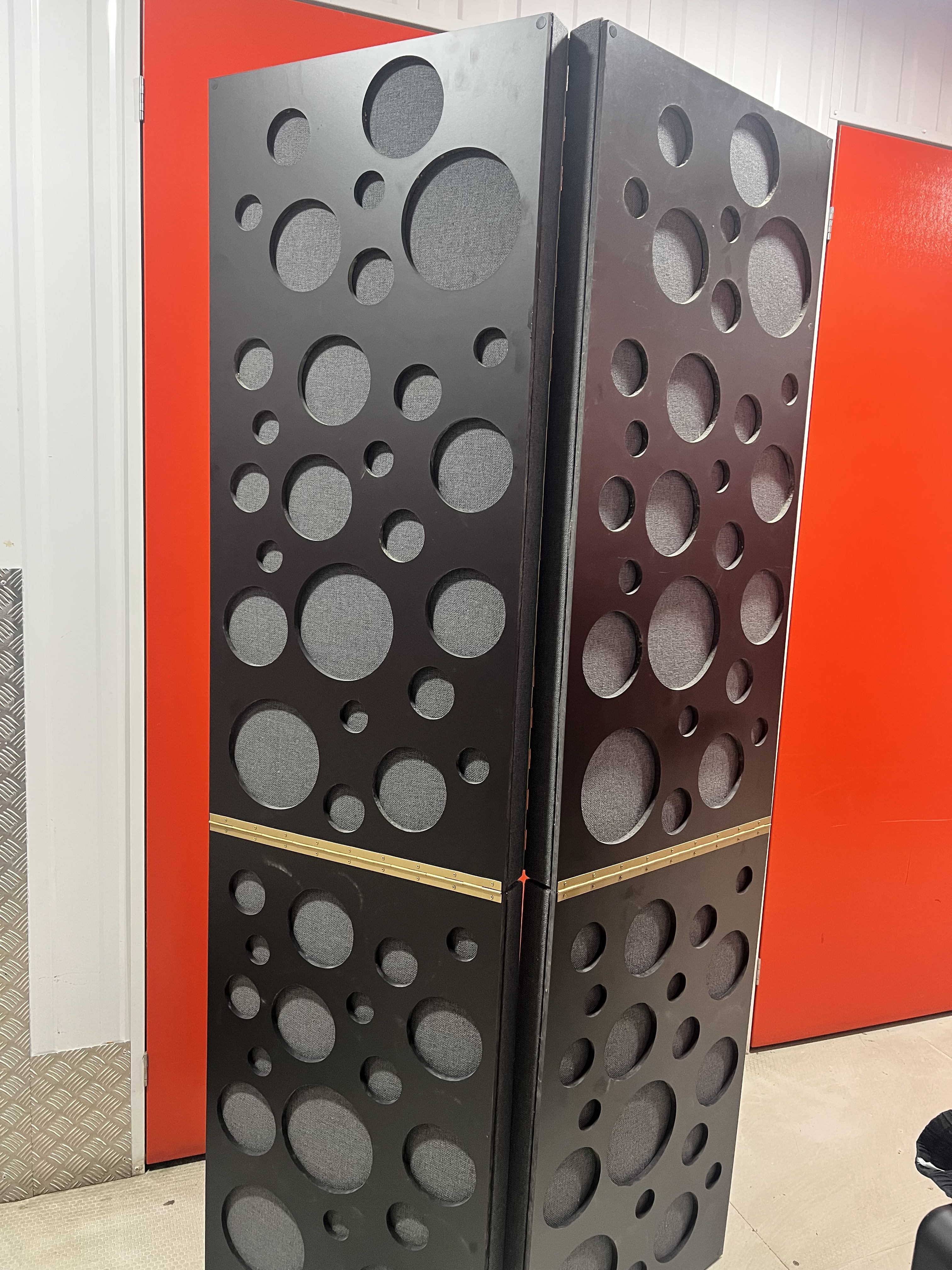 Portable isolation booth 