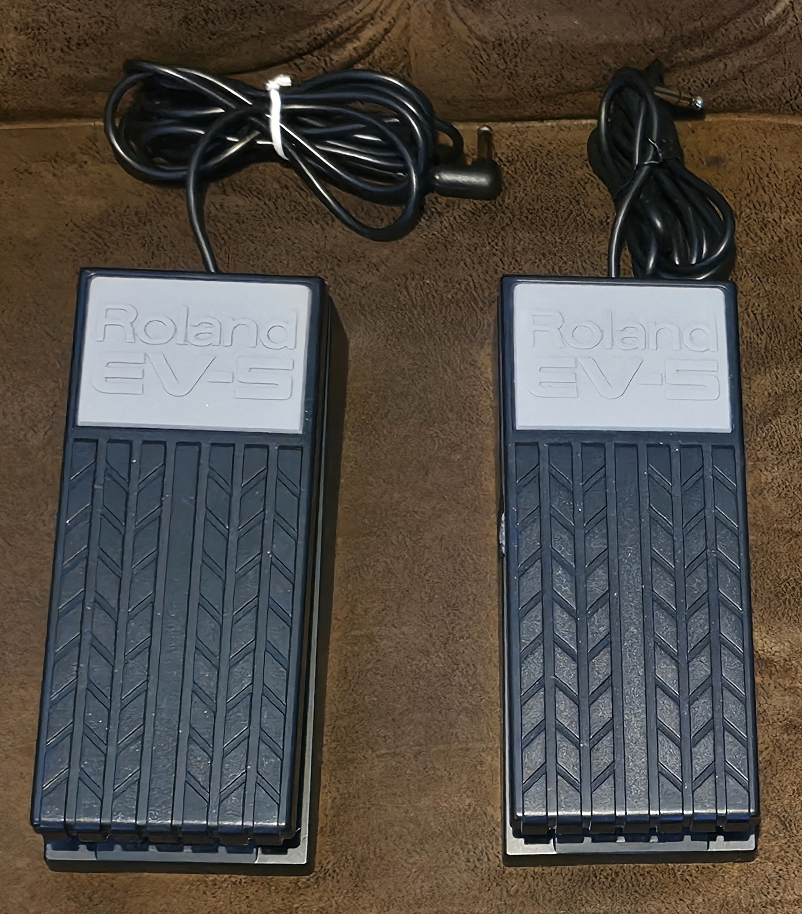 2 Pédales d'expression Roland EV-5