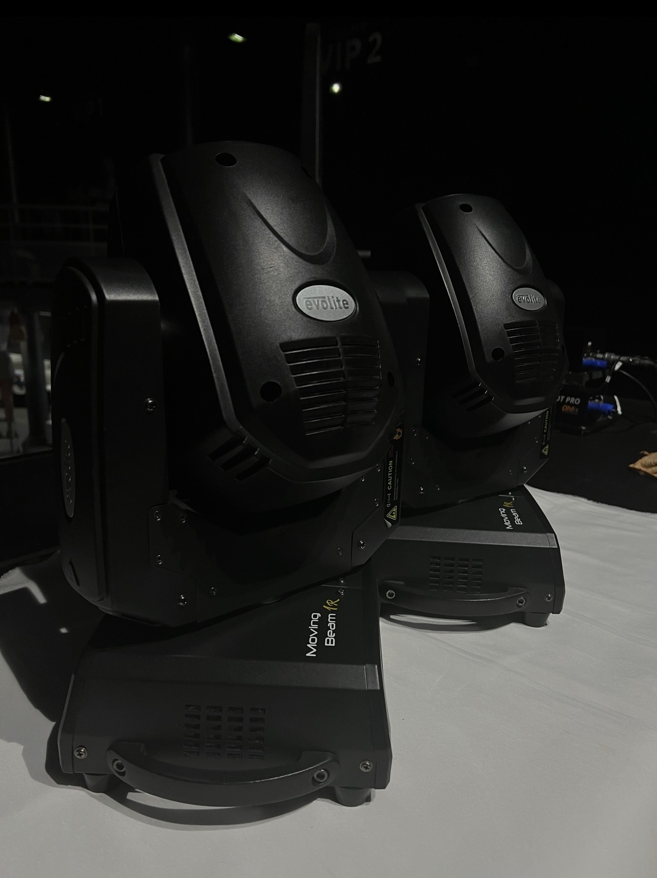 Vends 2 lyres Moving Beam 1R