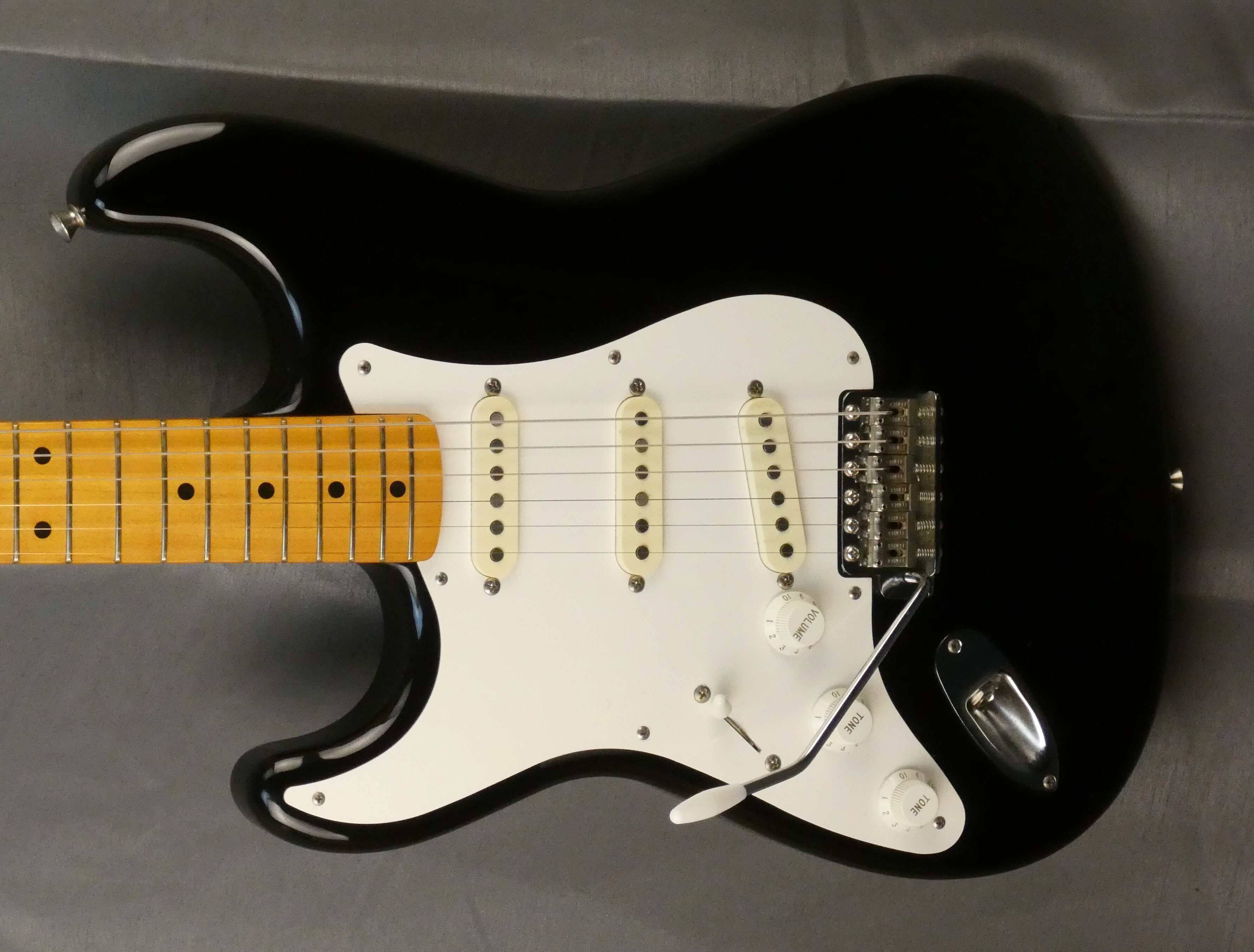 FENDER ST57-LH 1990 black (4)