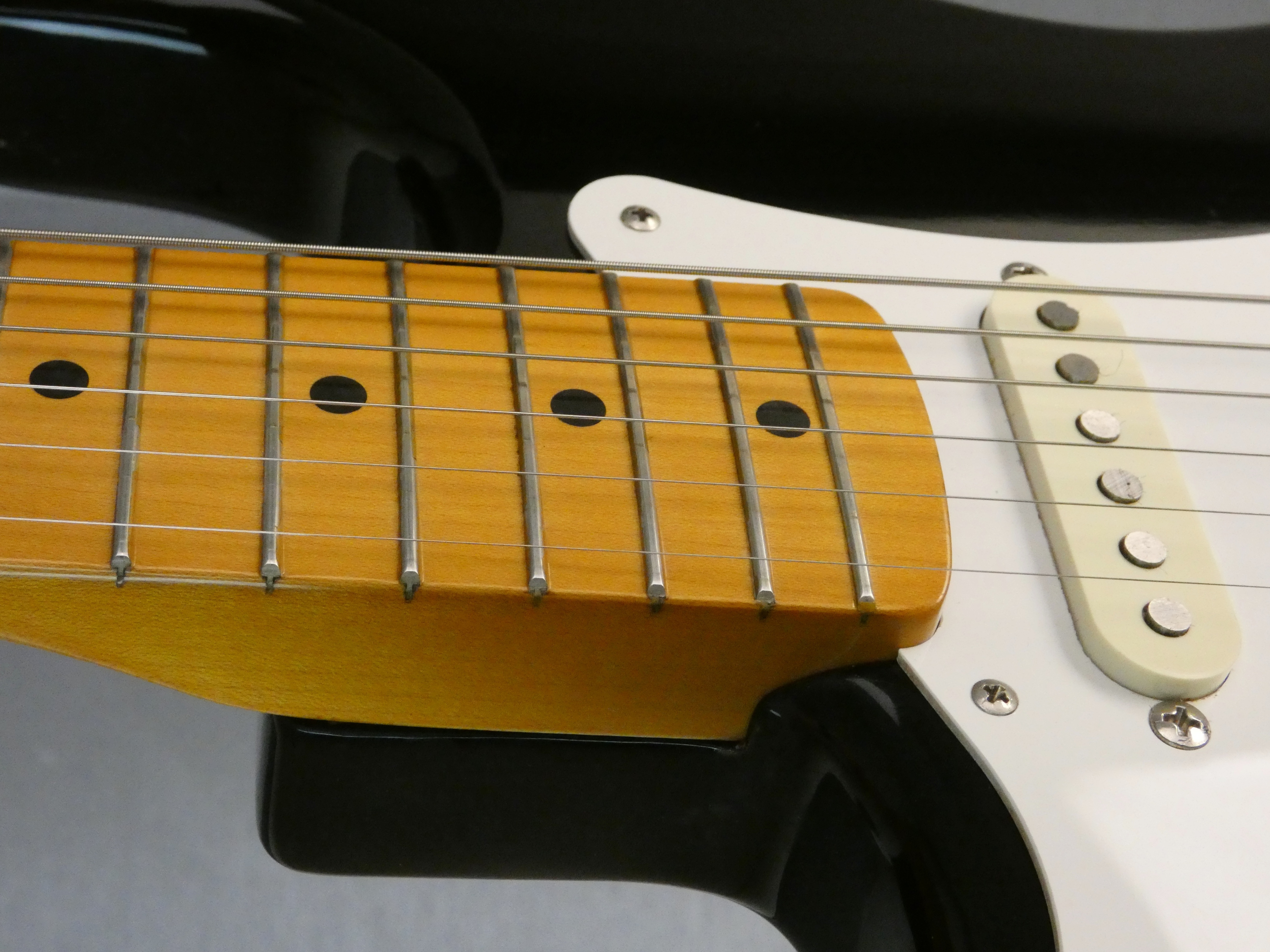 FENDER ST57-LH 1990 black (13)
