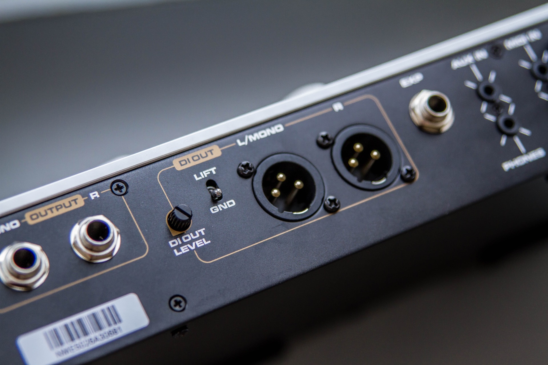 MG50Li - face arri&egrave;re sorties XLR