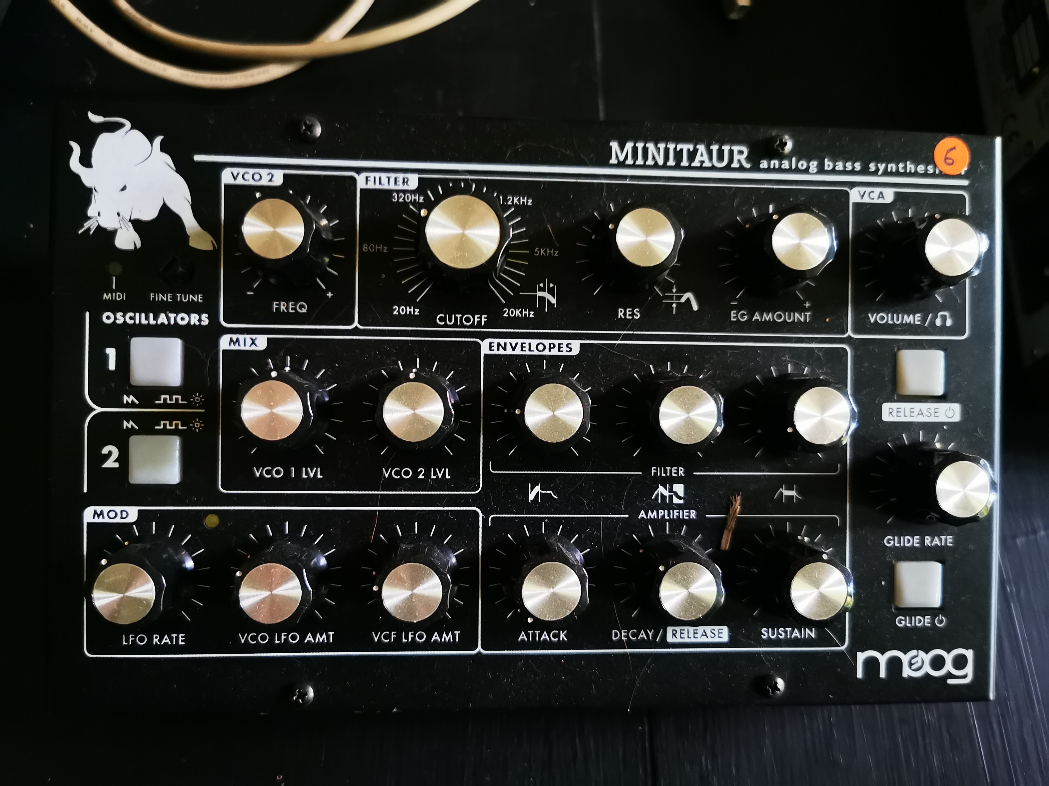 Vends Minitaur de Moog