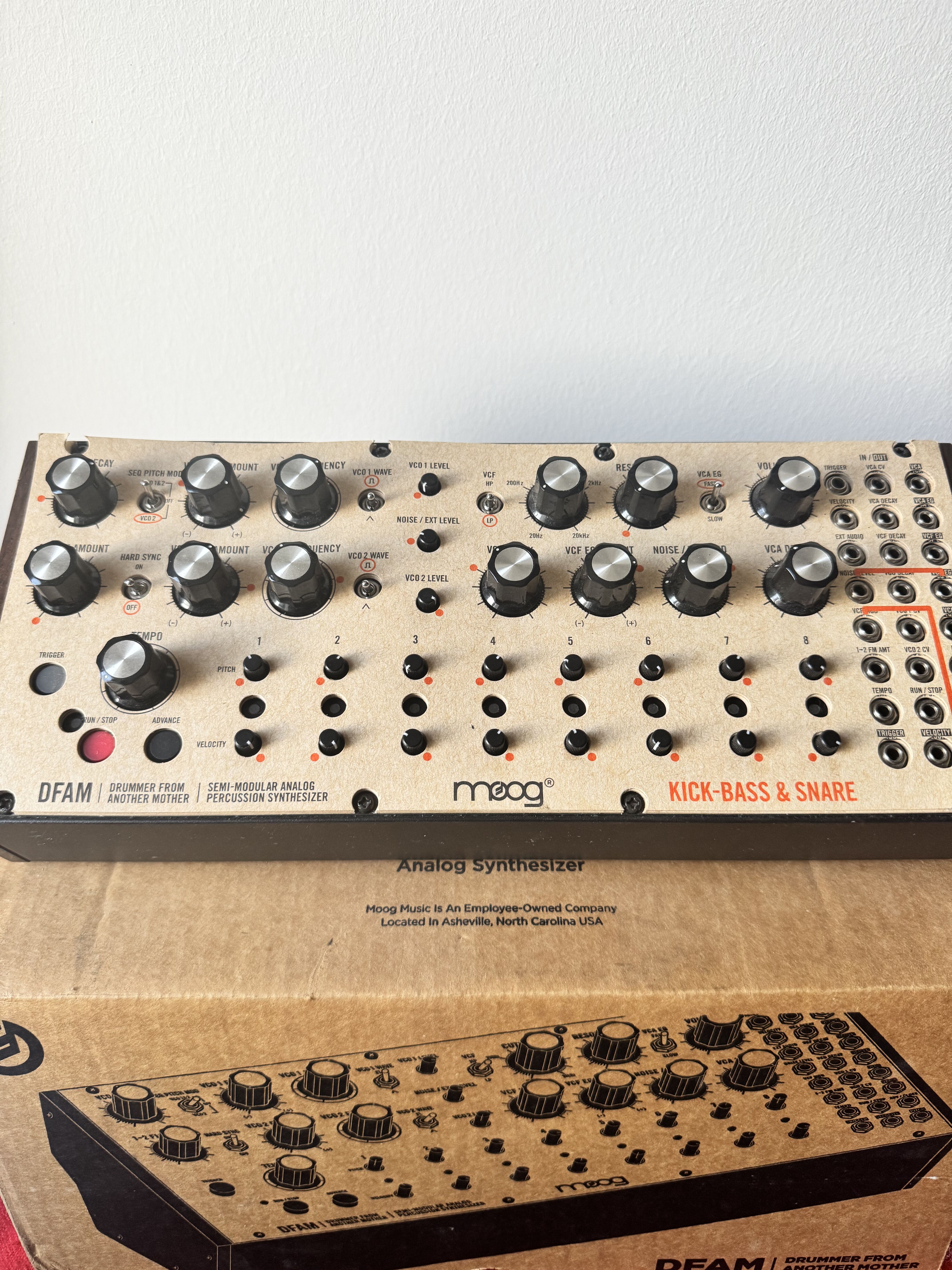 MOOG DFAM avec carton d'origine