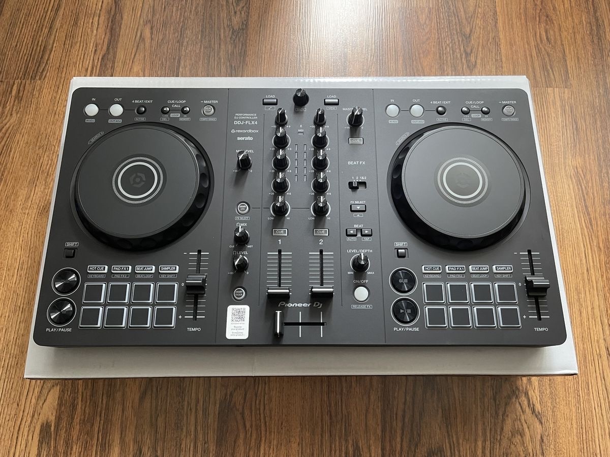 Vends DDJ-FLX4 pour augmenter de gamme