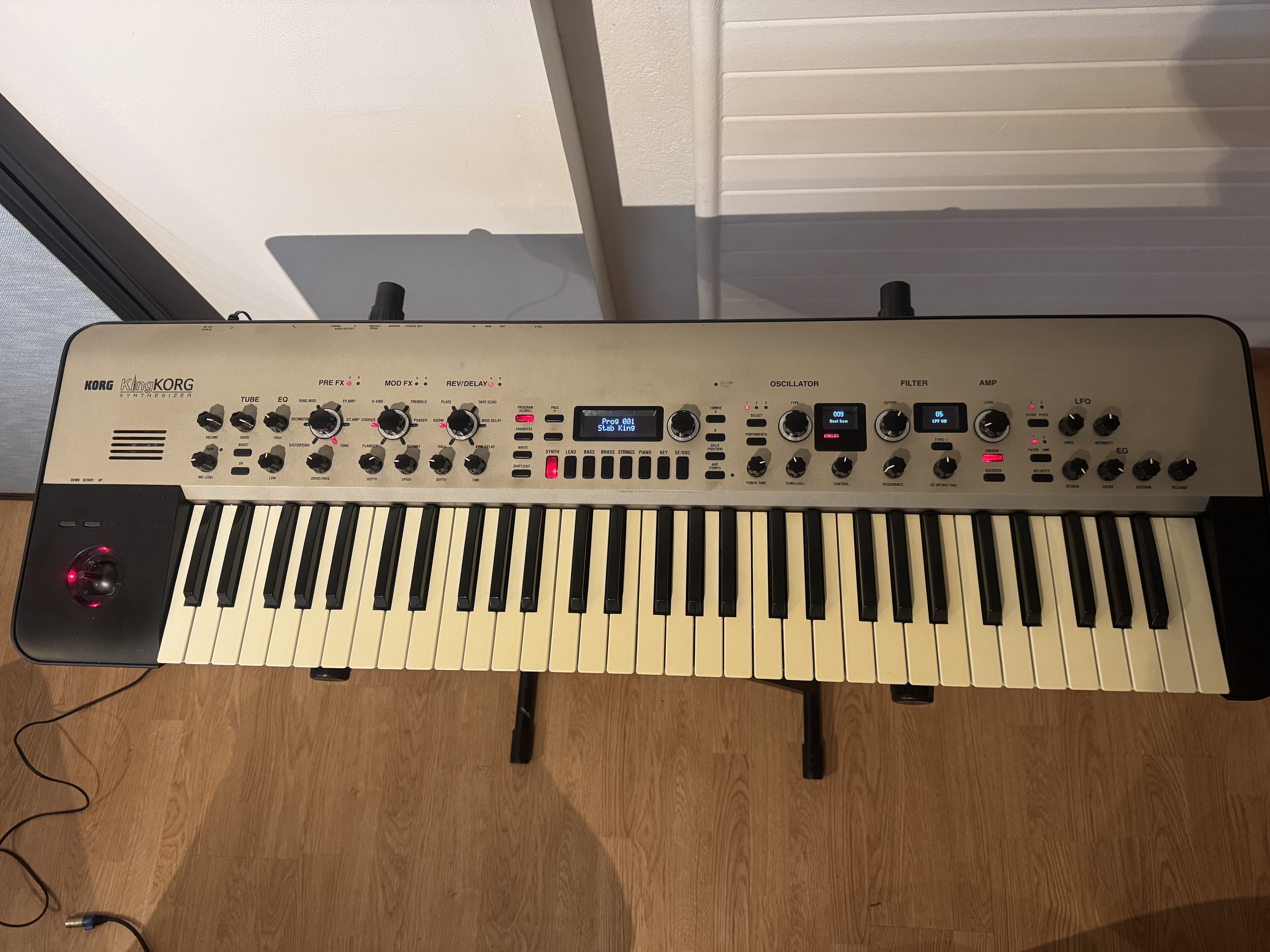 Vends Synthé Korg KingKorg