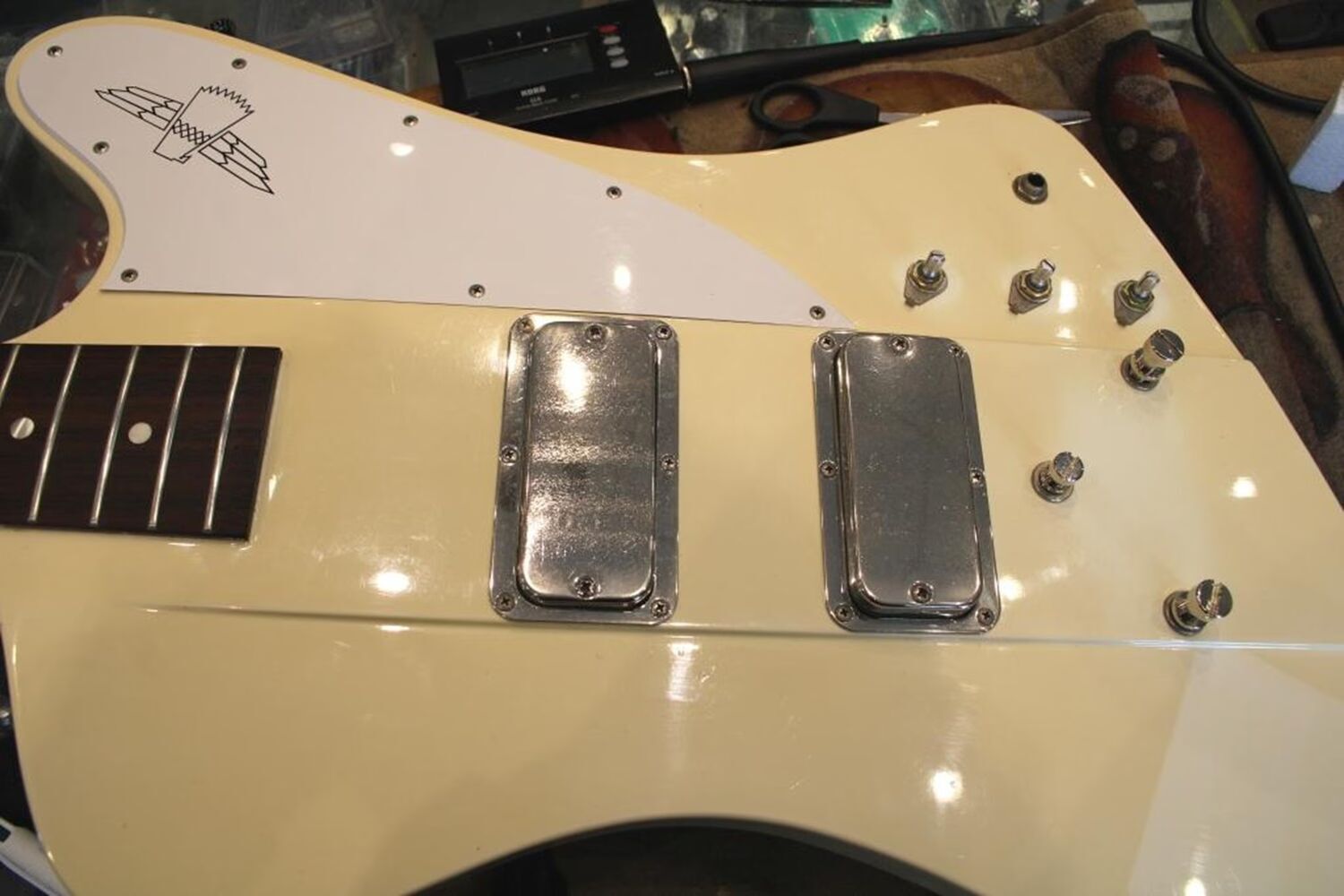 epiphone-thunderbird-white-5050408