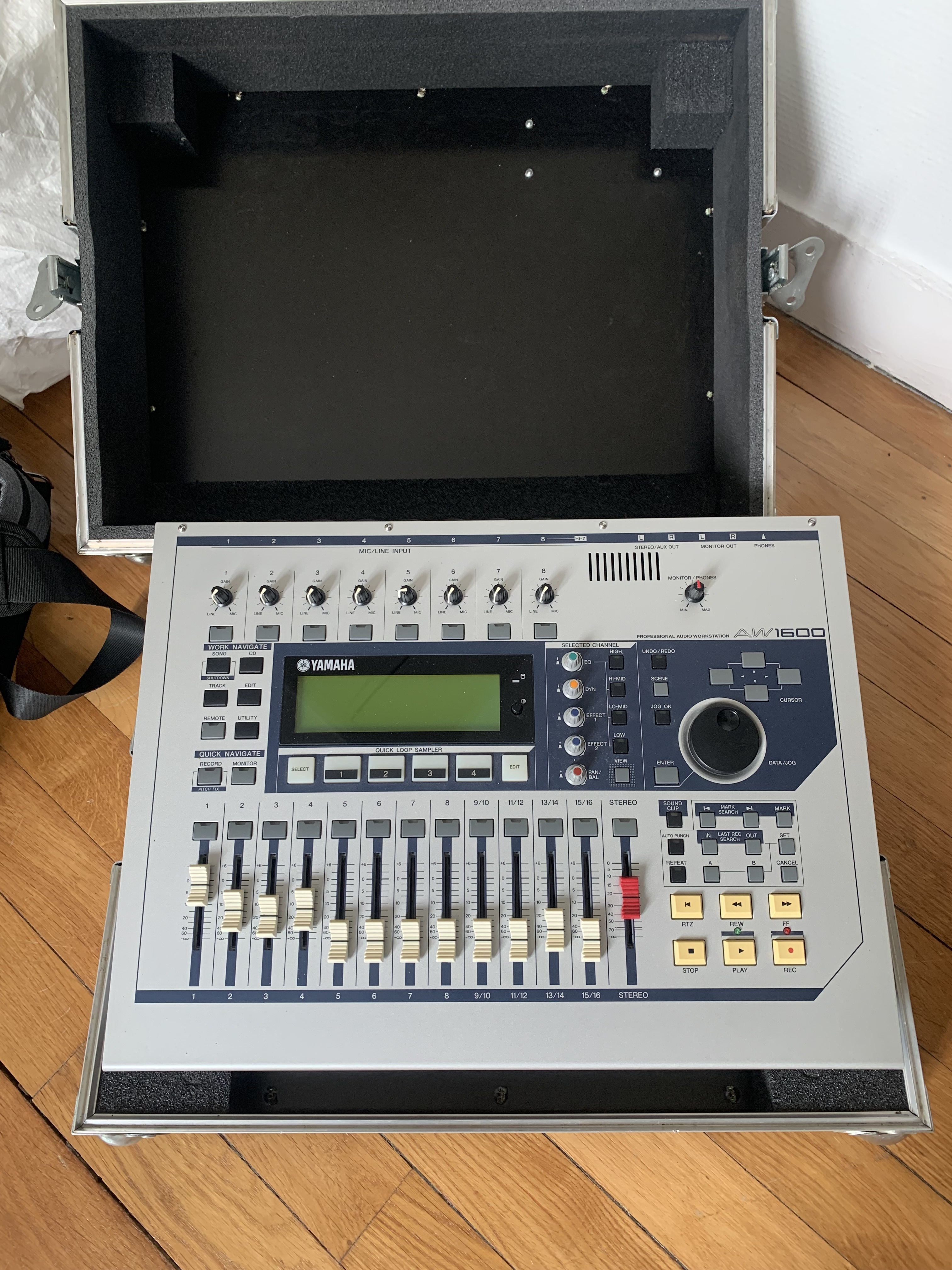 aw 1600 avec flycase
