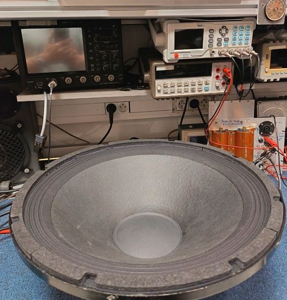 Eminence Omega pro 18LF C (4 ohms) 