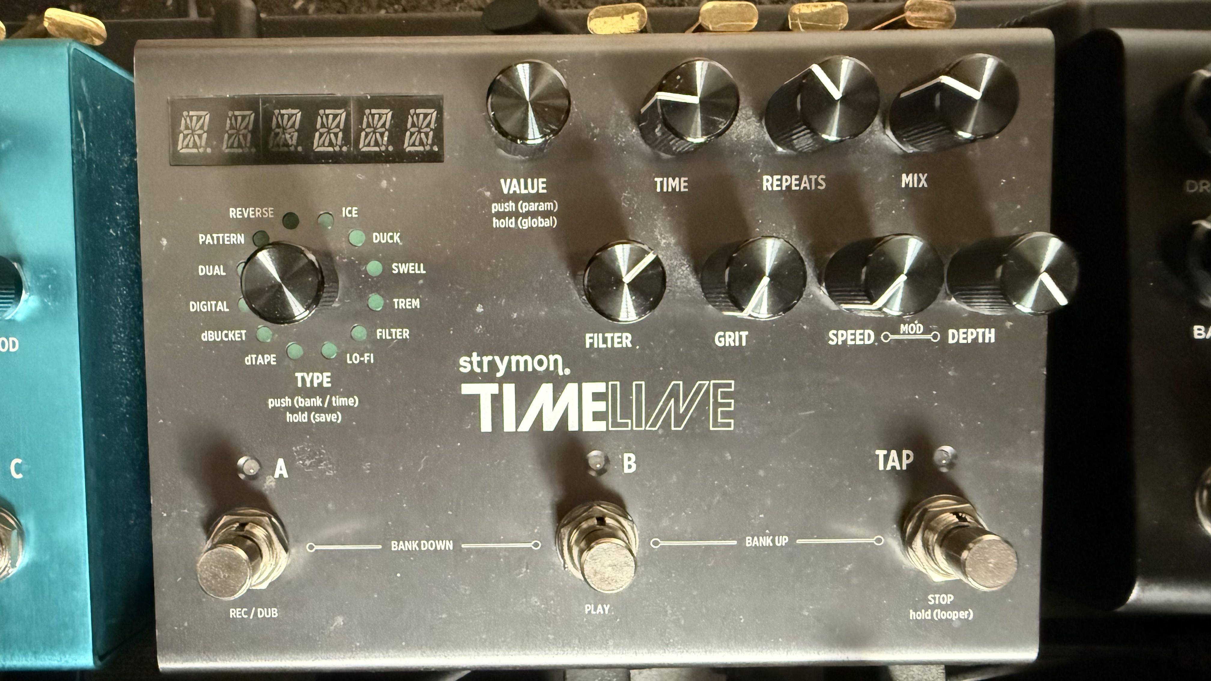 Vends Strymon Timeline avec Multi-switch compatible