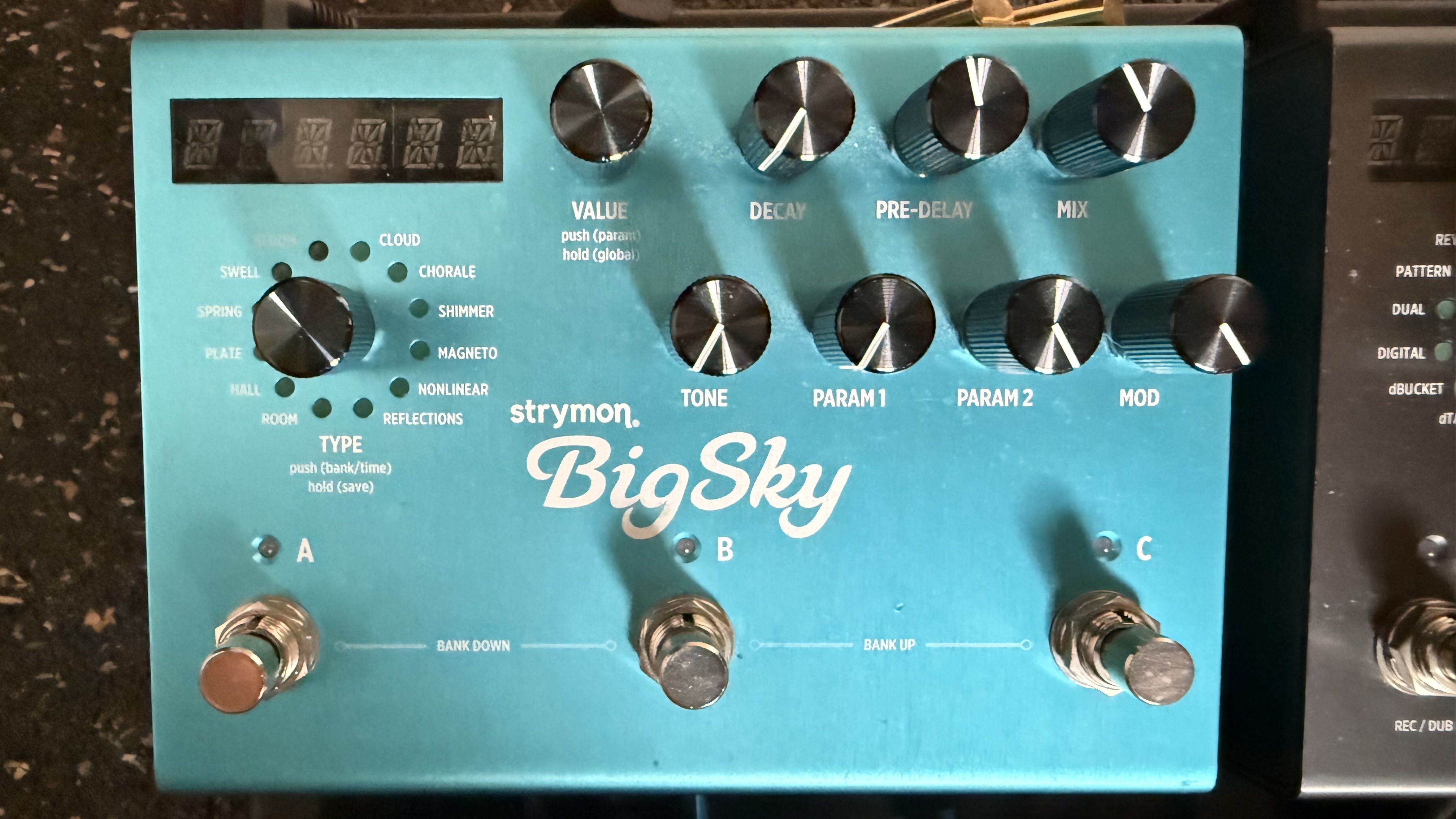 Vends Strymon Bigsky + MultiSwitch compatible