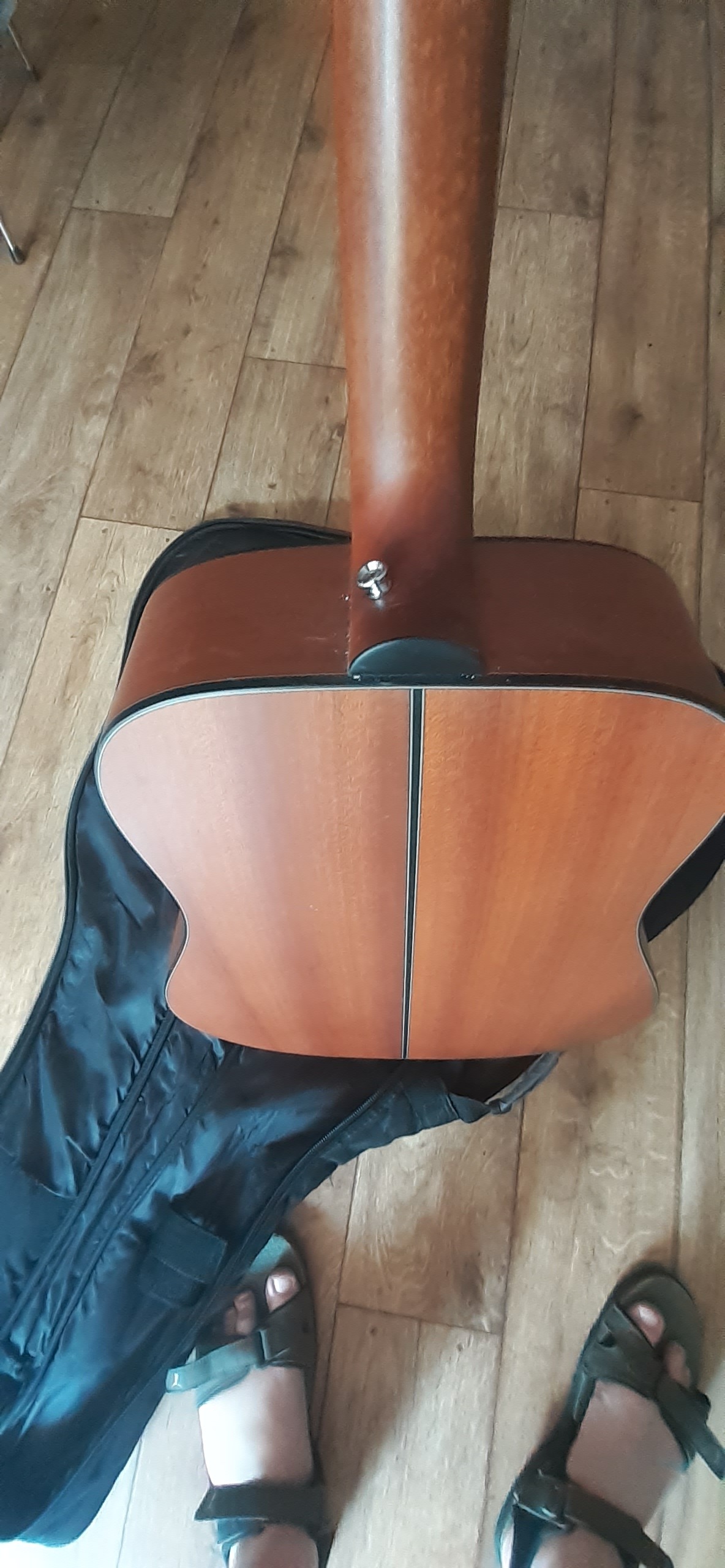 Vend guitare folk takamine GD11M-NS