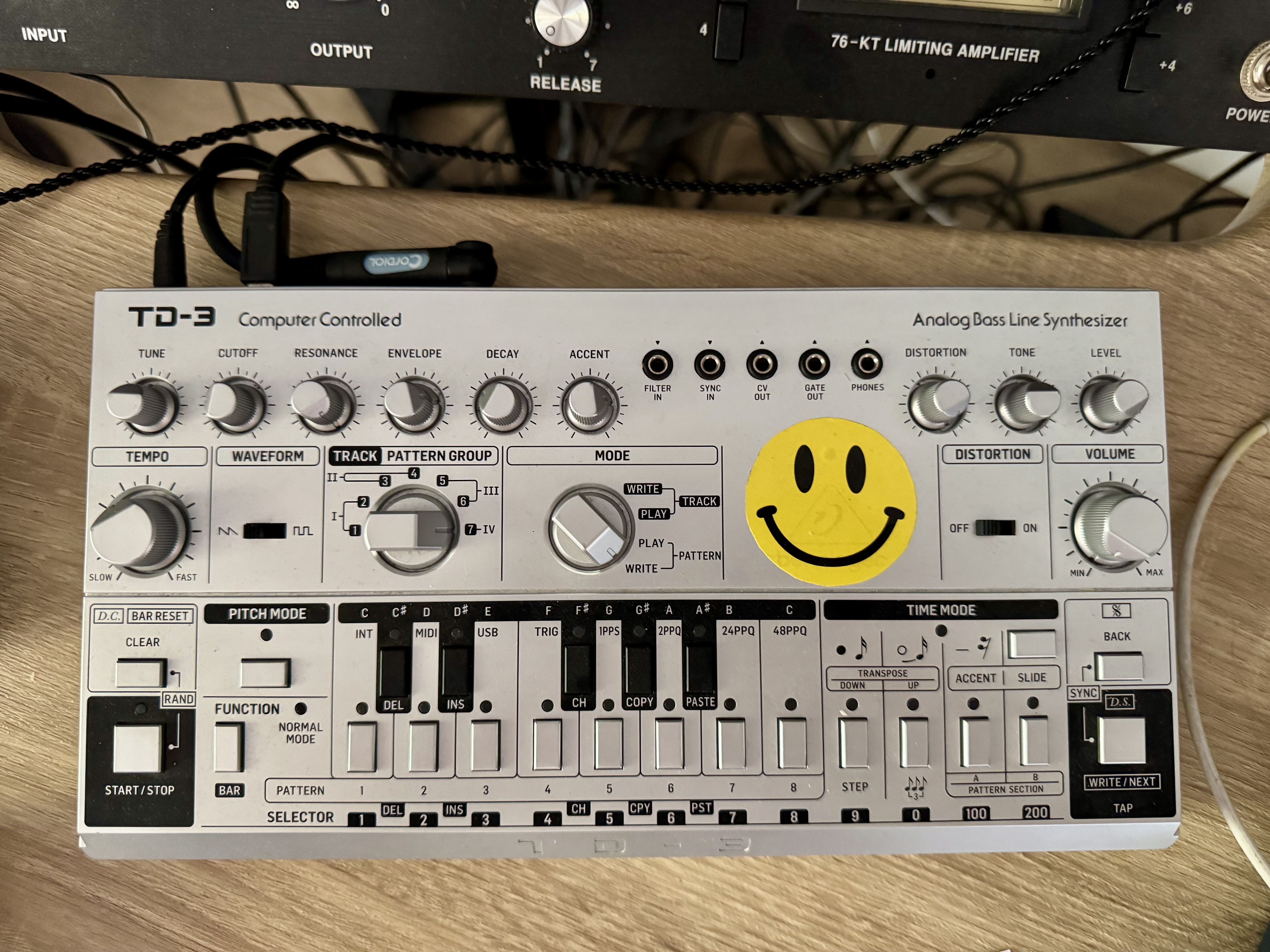 Vends Behringer TD-3 NEUVE
