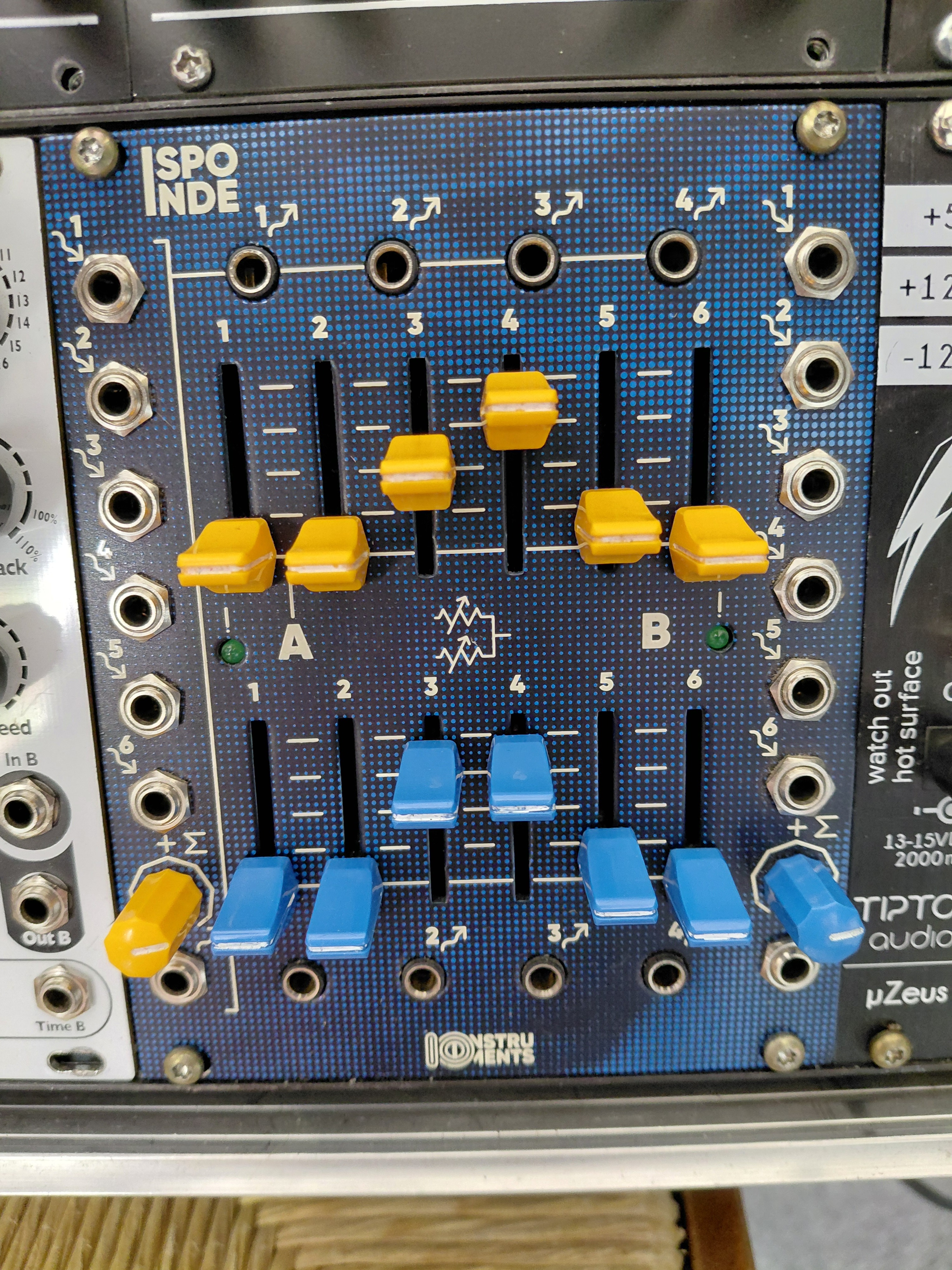 Io sponde mixeur eurorack