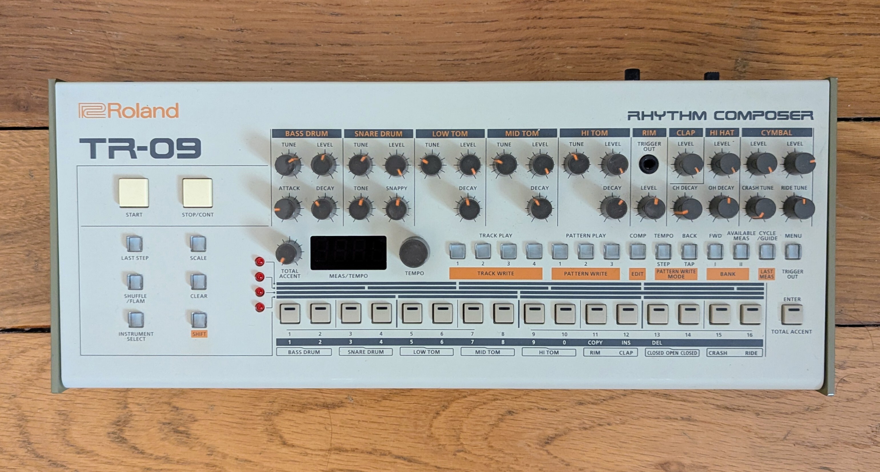 Roland TR-09 (60093)
