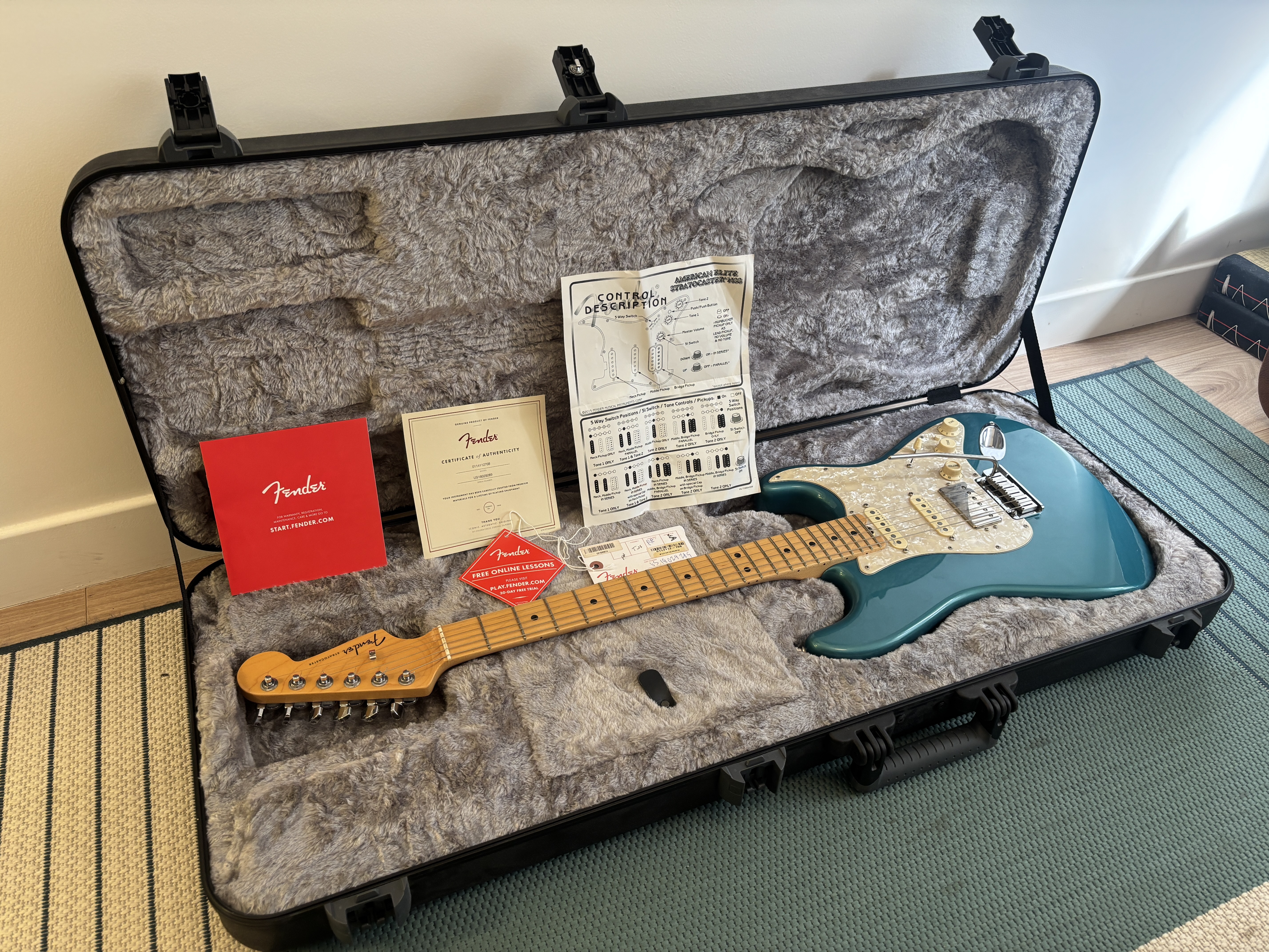 Fender Stratocaster Elite Shawbucker Turquoise Blue