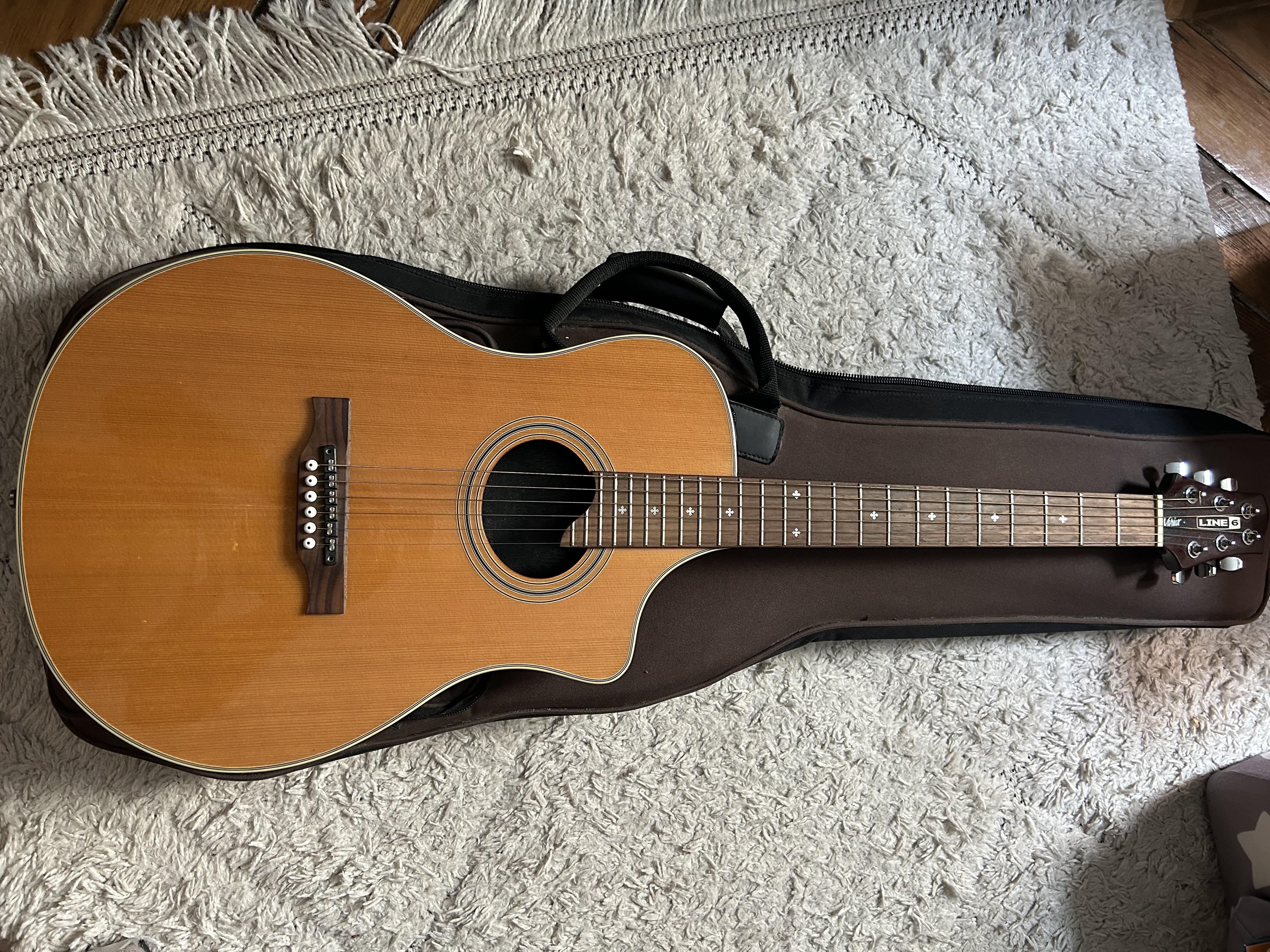Vends Line 6 variax steel complet bon état