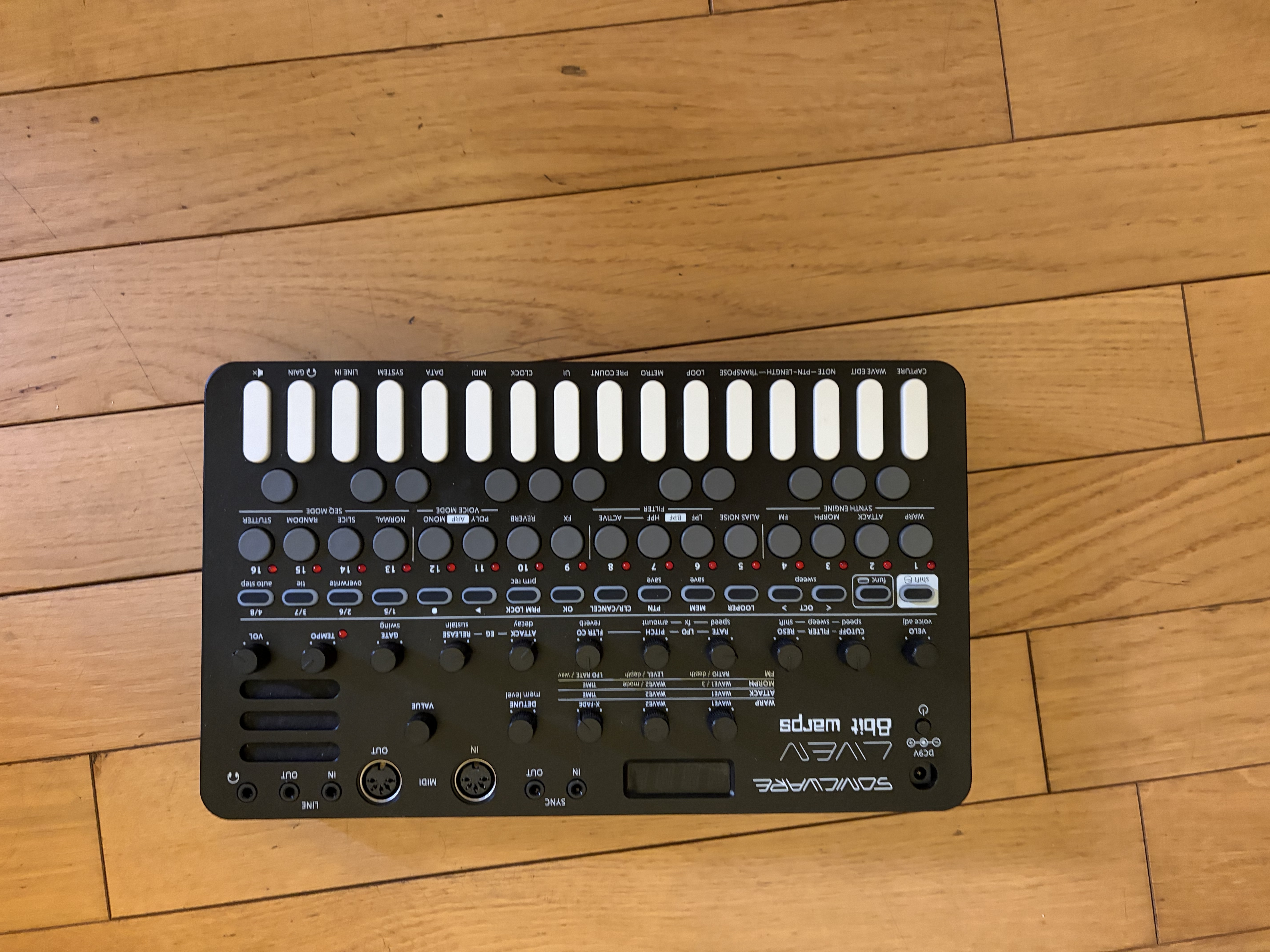 Sonicware Liven 8 bits Warp