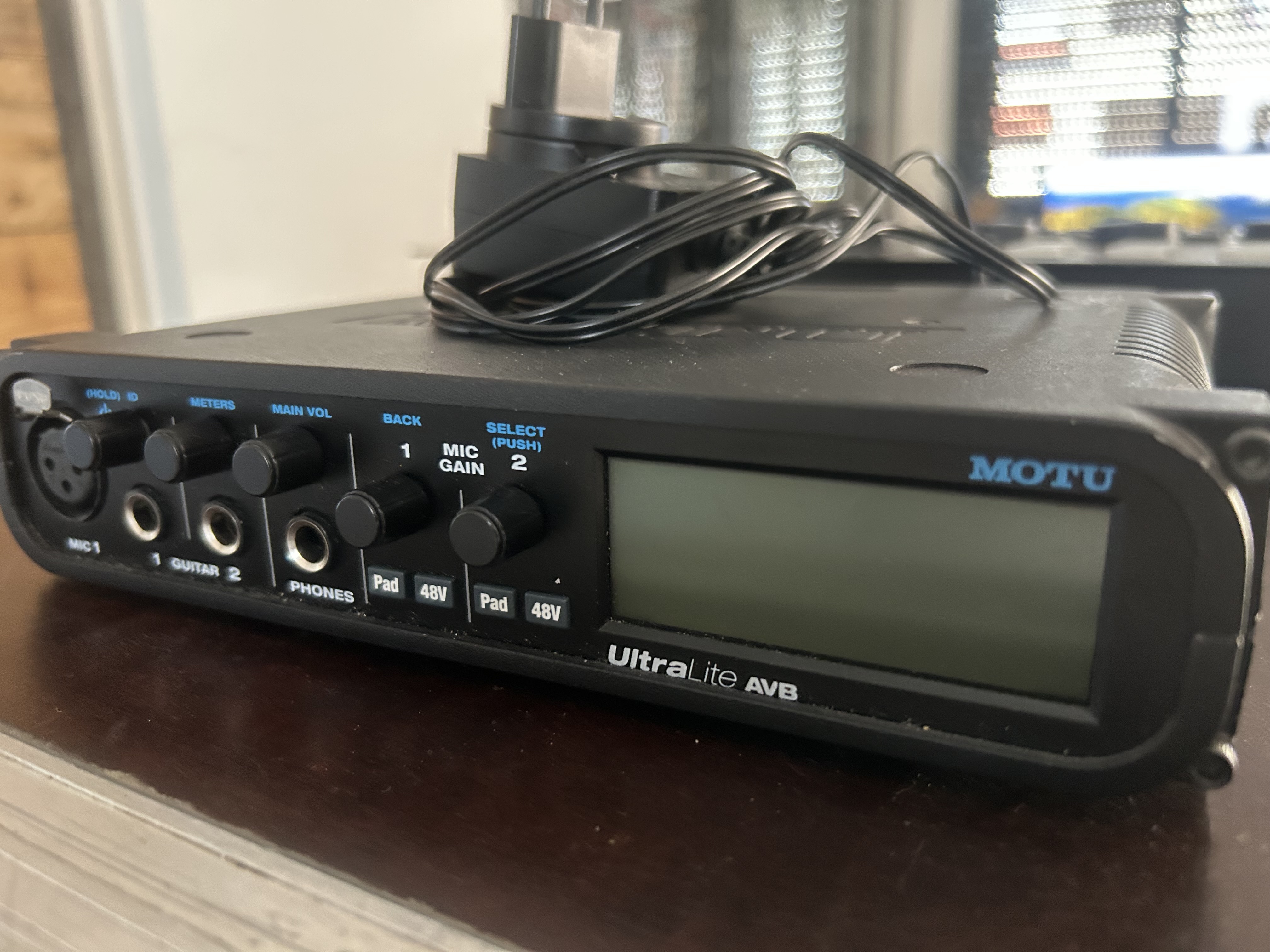 Motu ultra lite avb 